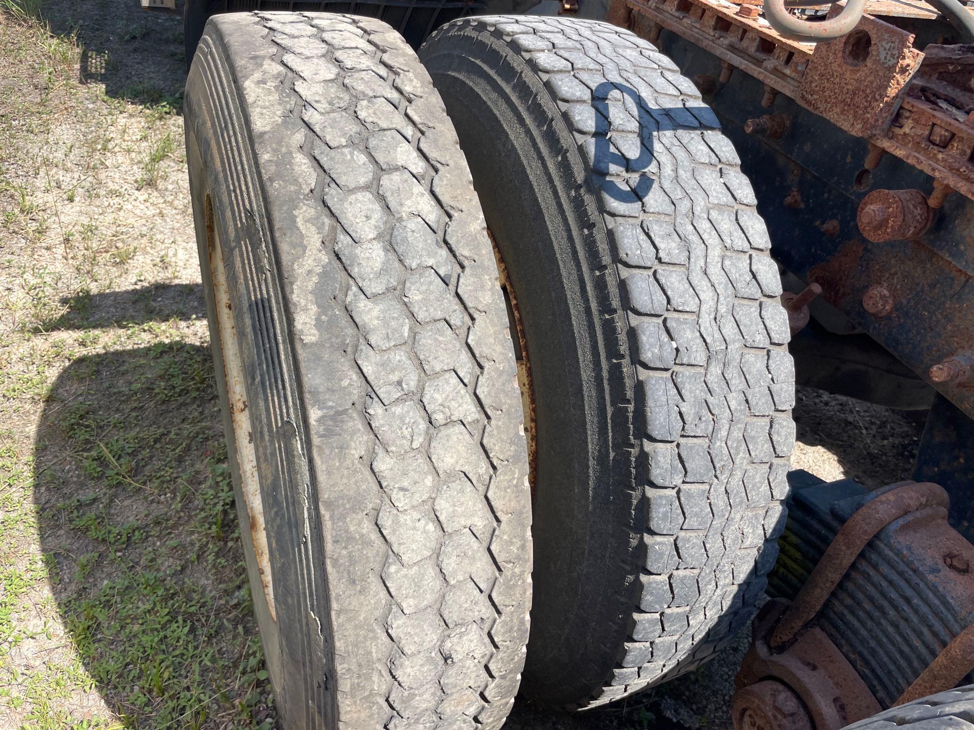 2000 Mack CH613 T/A Daycab Truck Tractor