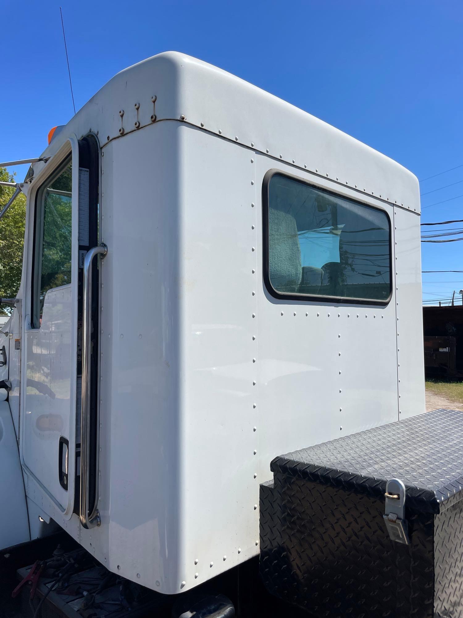 2004 Kenworth T300 S/A Daycab Truck Tractor w/ Container Carrier