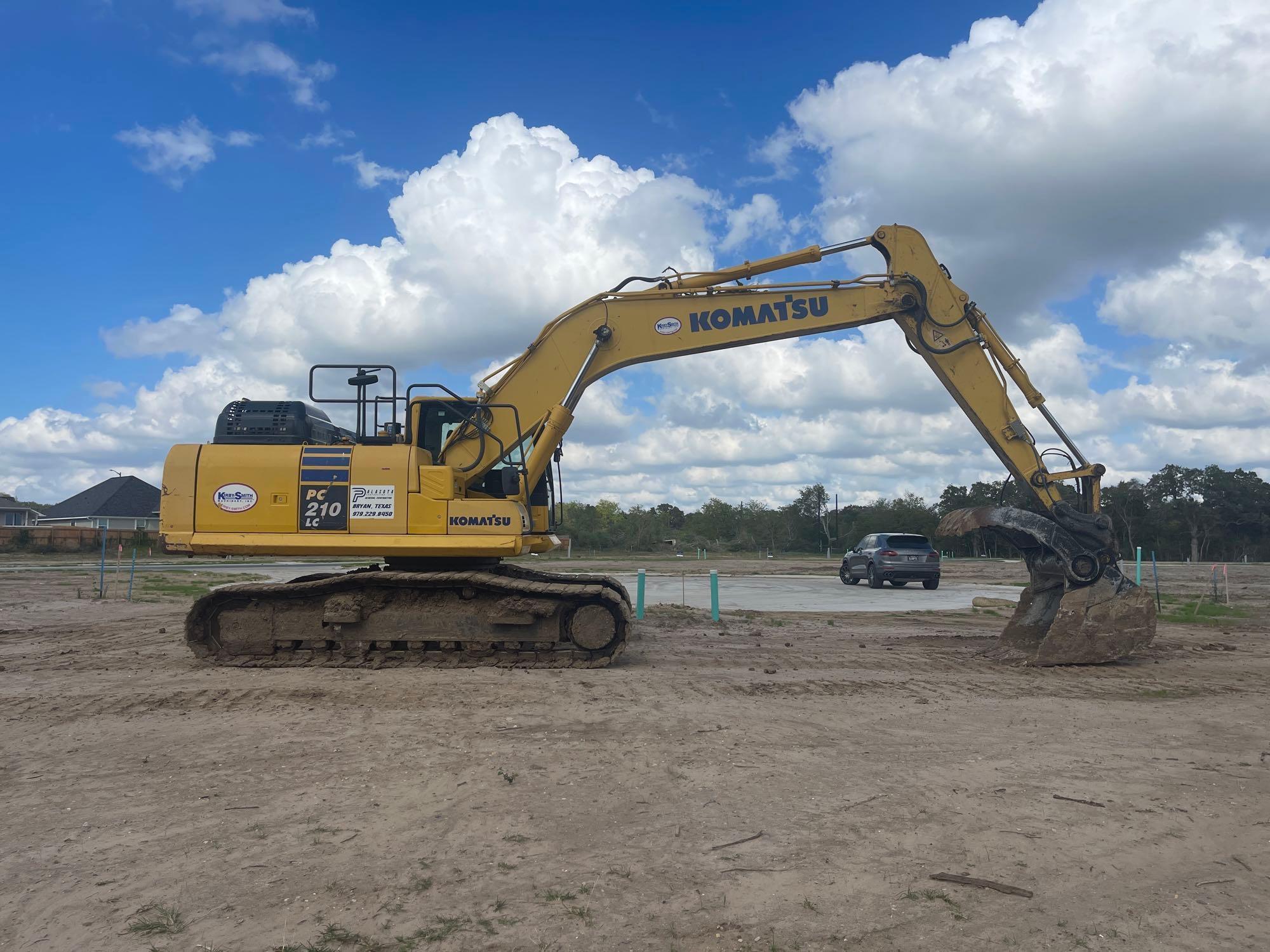 2017 Komatsu PC210LC-11 Hydraulic Excavator