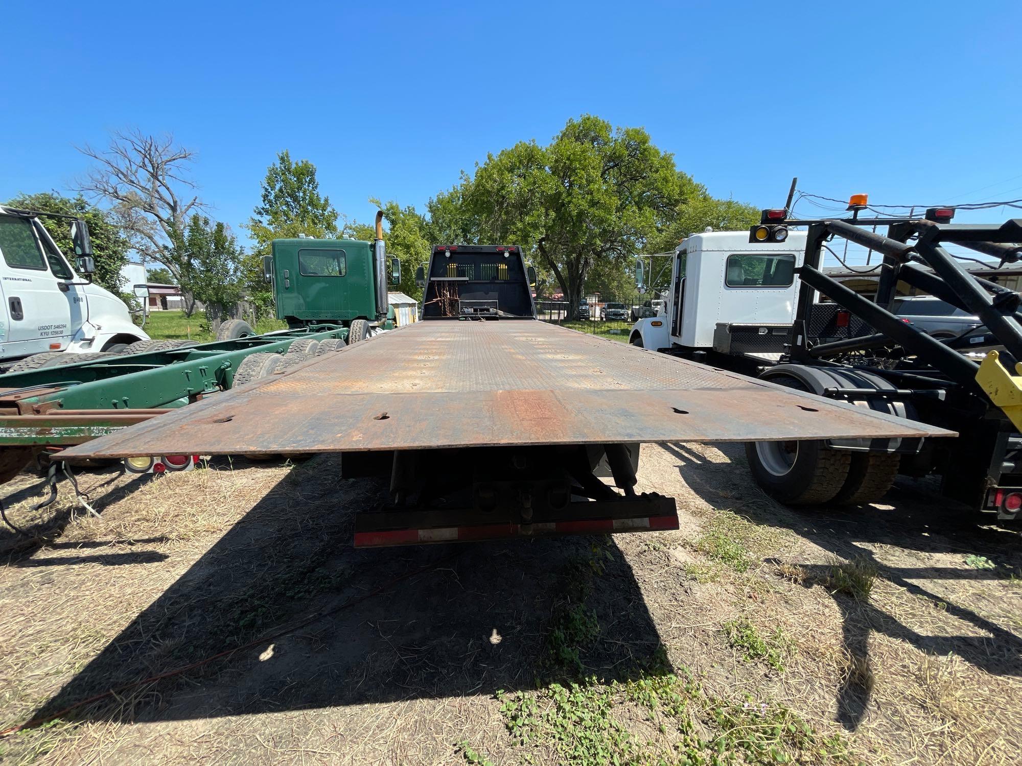 2002 International 9100i T/A Rollback Truck