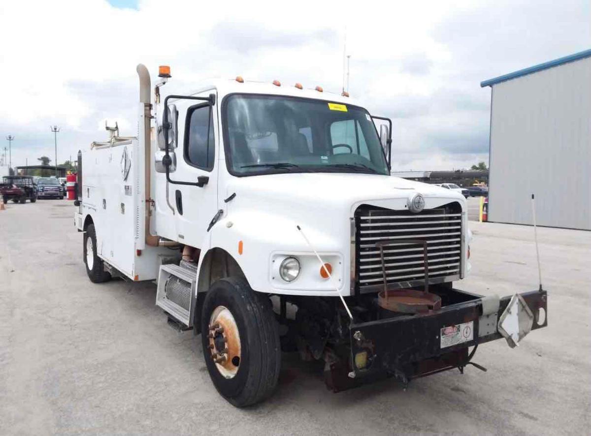 2010 Freightliner M2 S/A Mechanics Truck