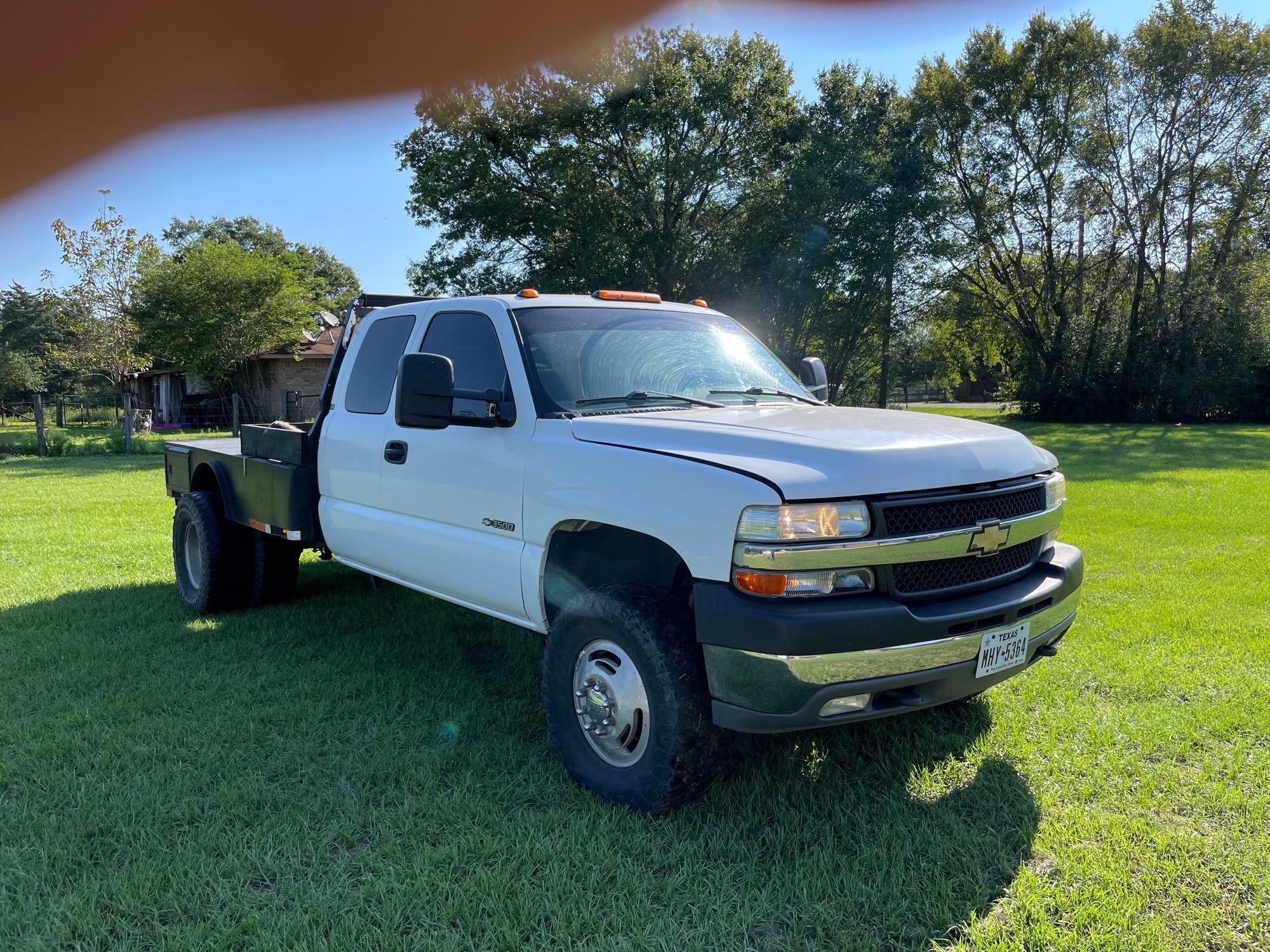 2001 Chevrolet Silverado 3500 Extended Cab Dually Flatbed Truck