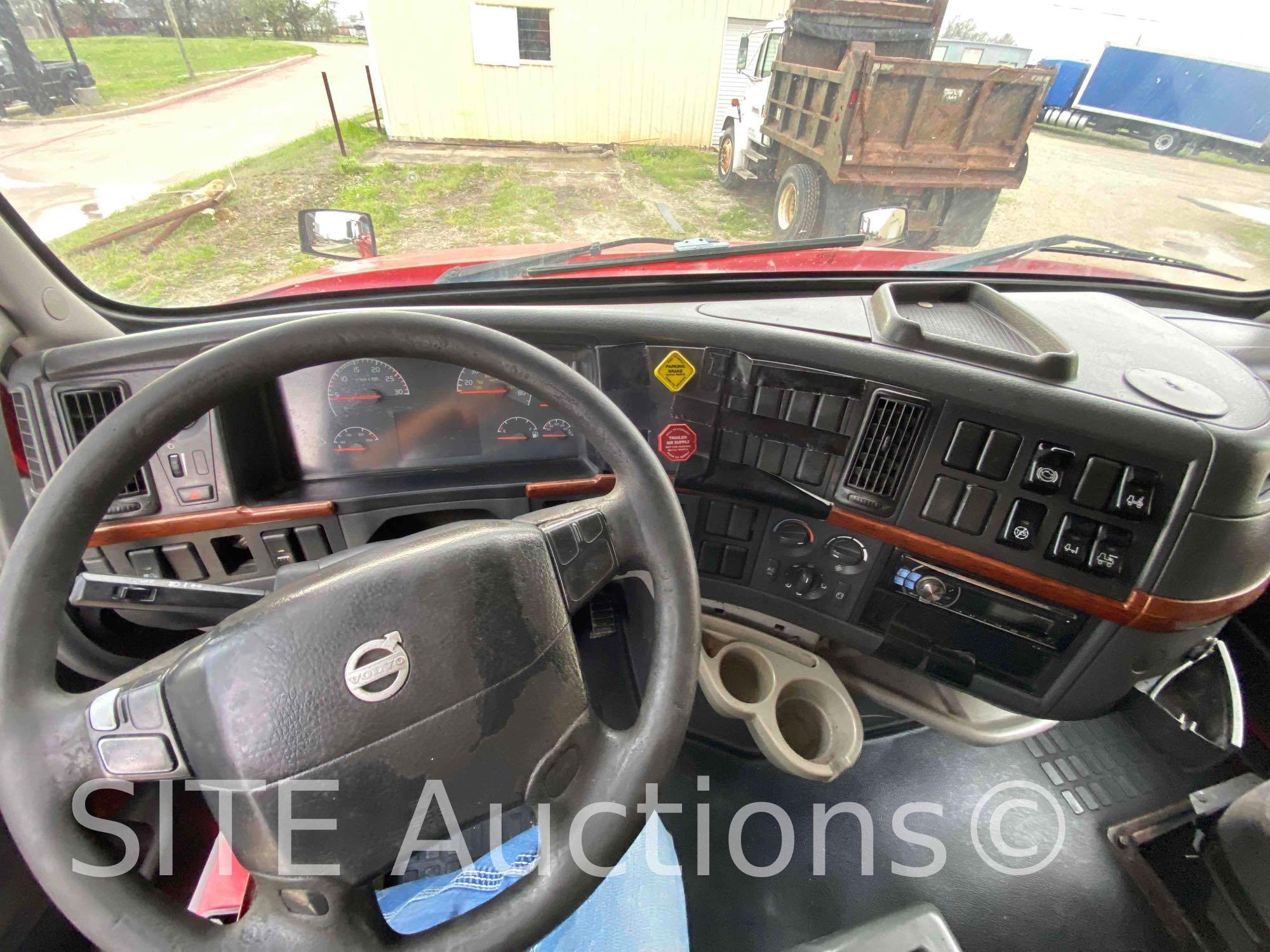 2006 Volvo VNL T/A Sleeper Truck Tractor