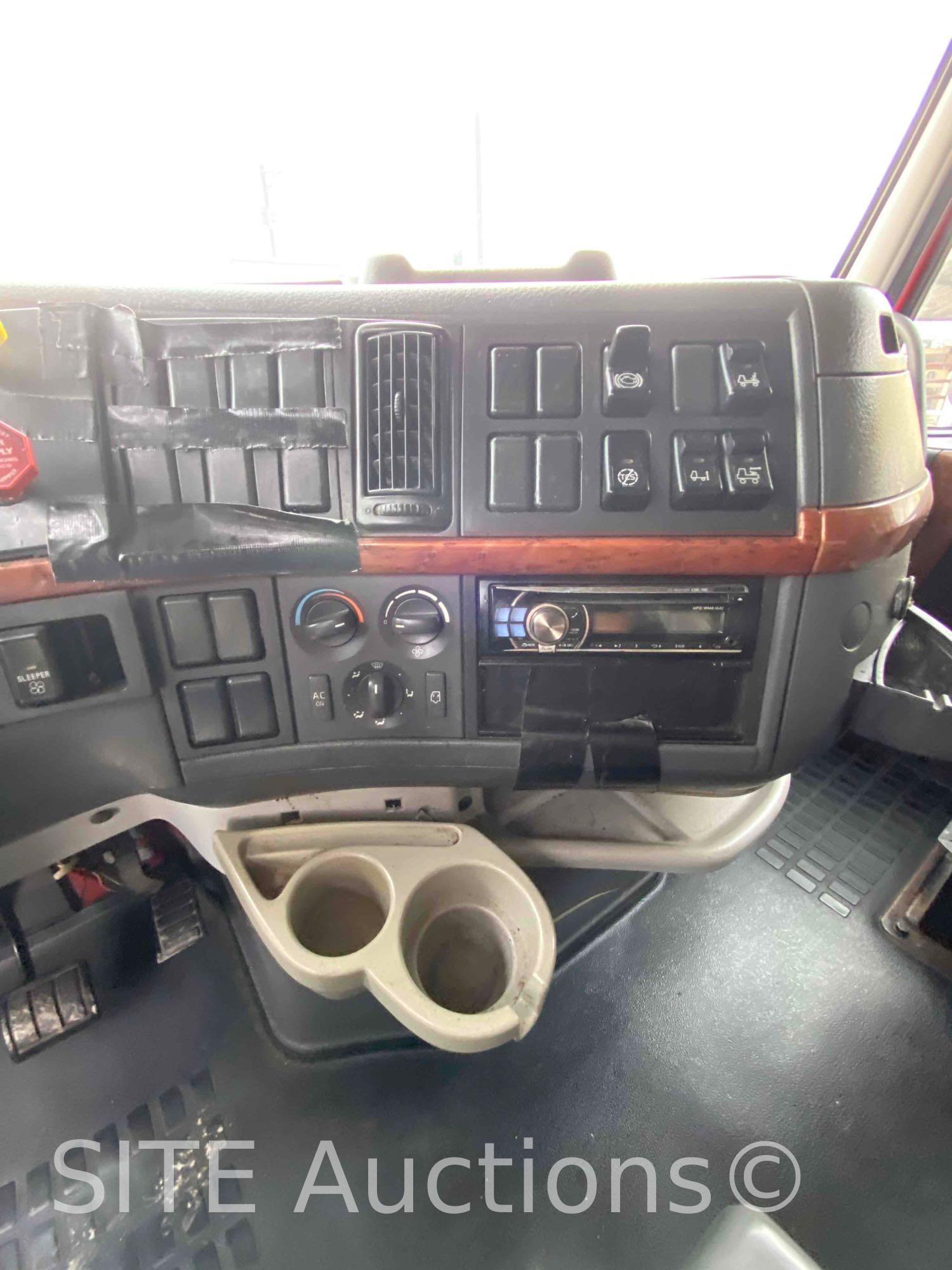 2006 Volvo VNL T/A Sleeper Truck Tractor