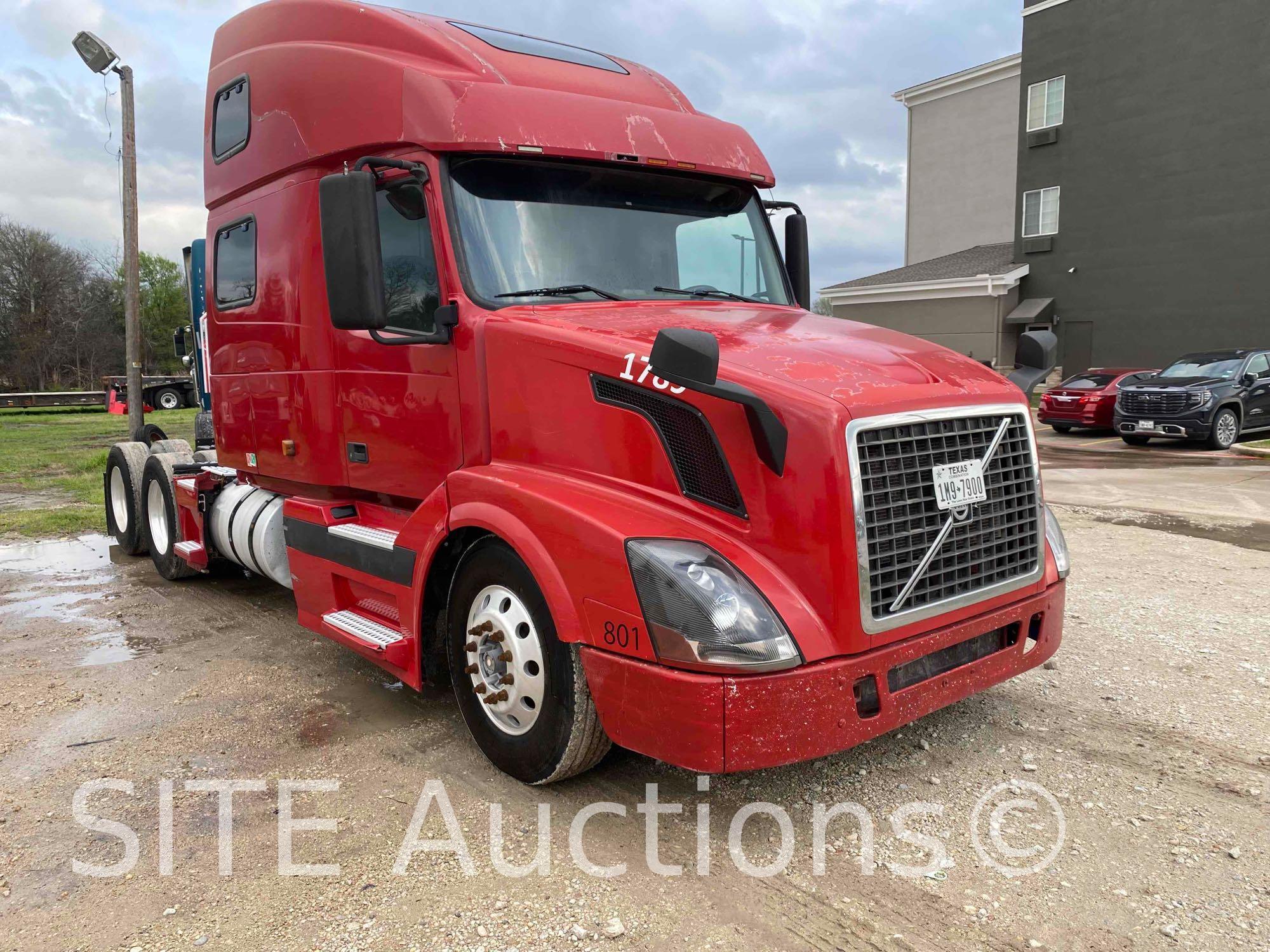 2006 Volvo VNL T/A Sleeper Truck Tractor