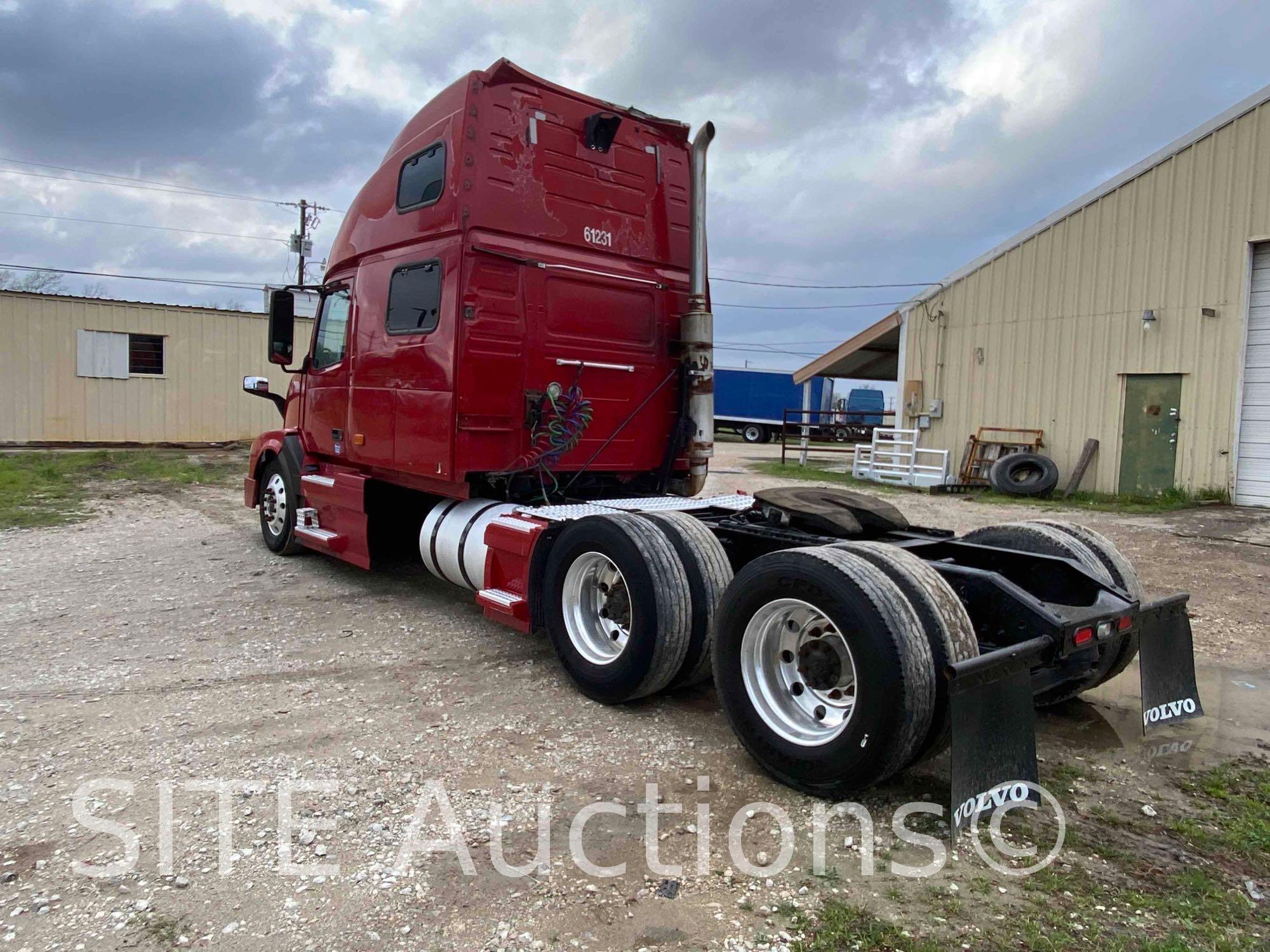 2006 Volvo VNL T/A Sleeper Truck Tractor