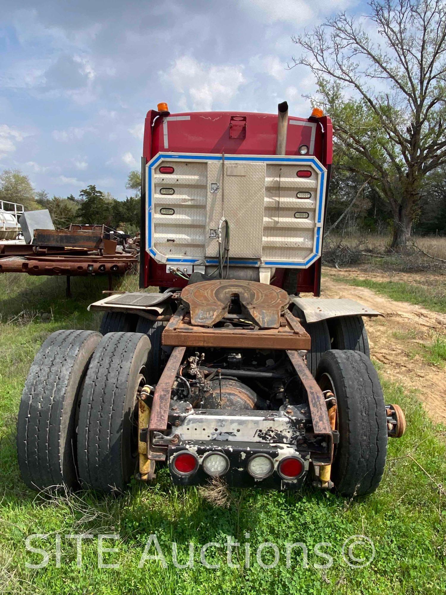 2004 Kenworth T/A Sleeper Truck Tractor