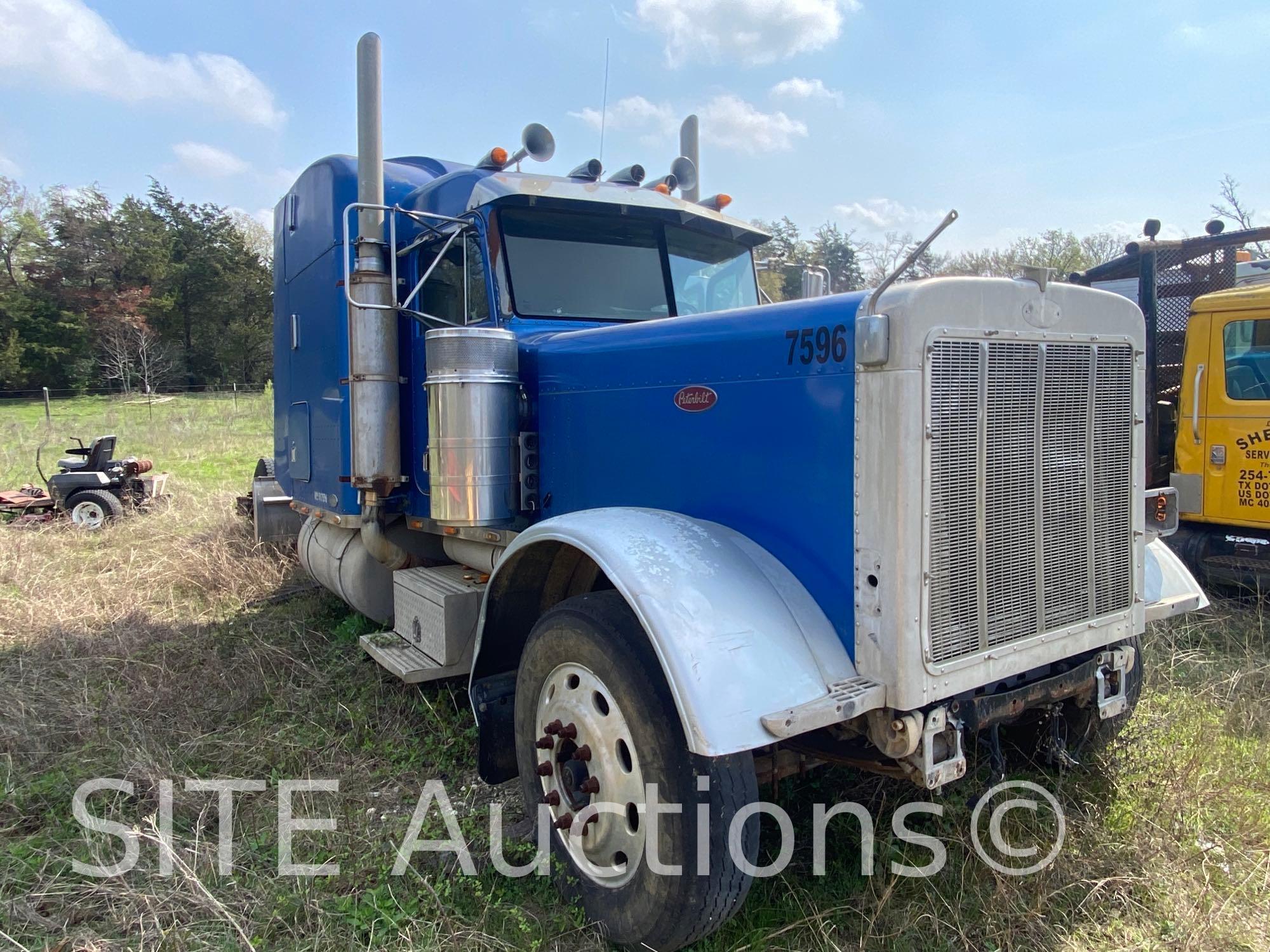 2000 Peterbilt 379 T/A Cab & Chassis Truck
