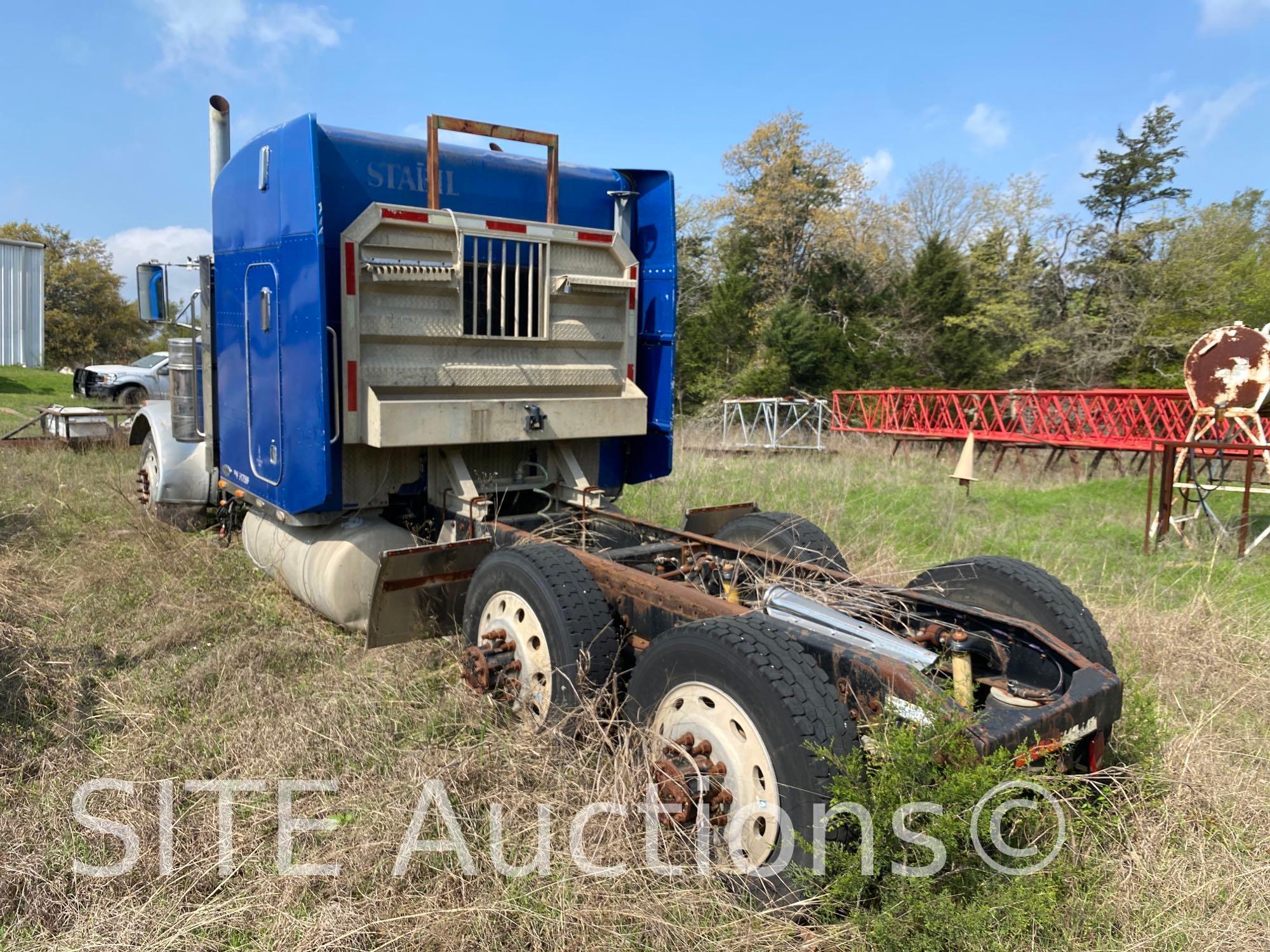 2000 Peterbilt 379 T/A Cab & Chassis Truck