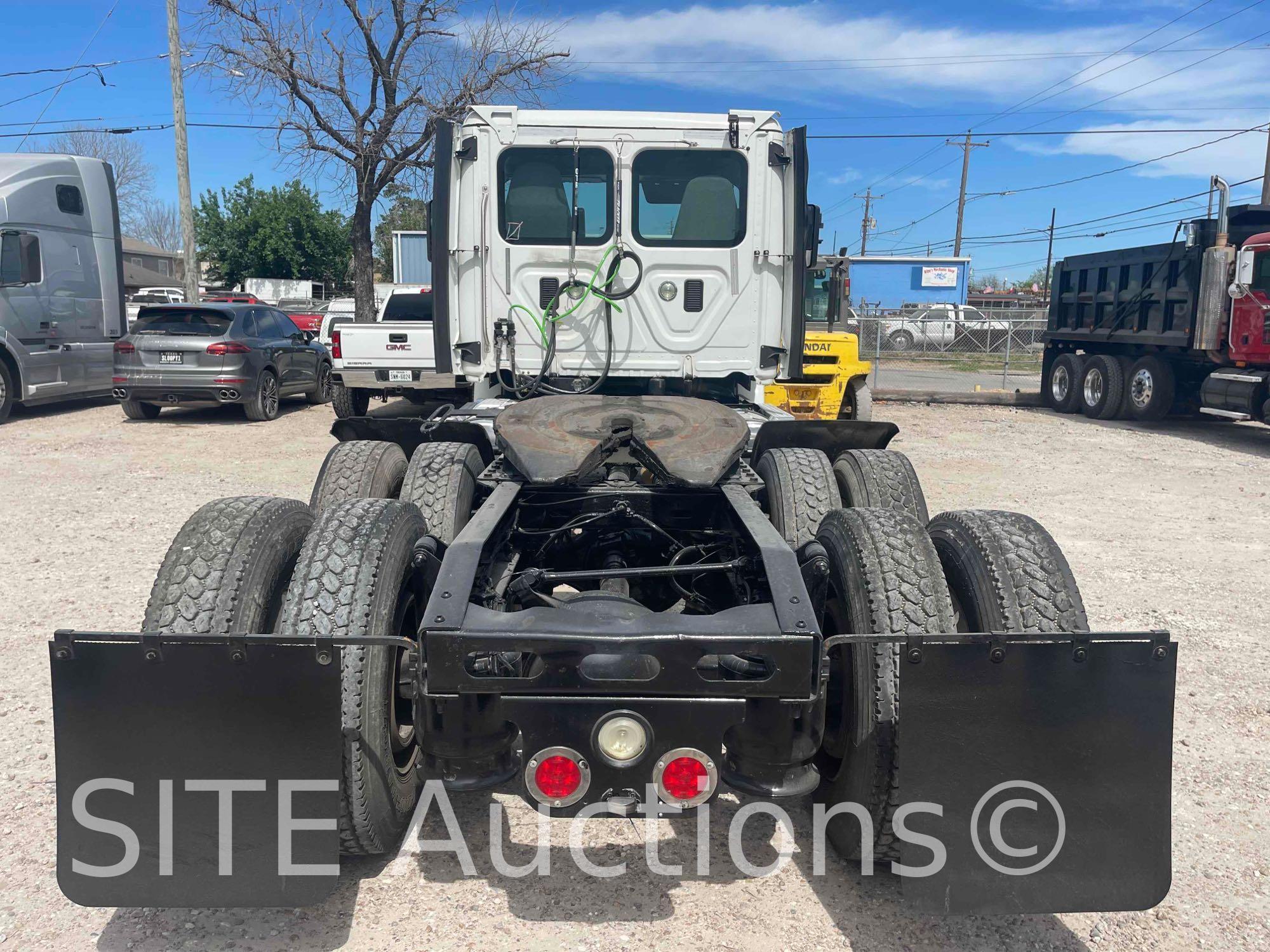 2016 Freightliner Cascadia T/A Daycab Truck Tractor