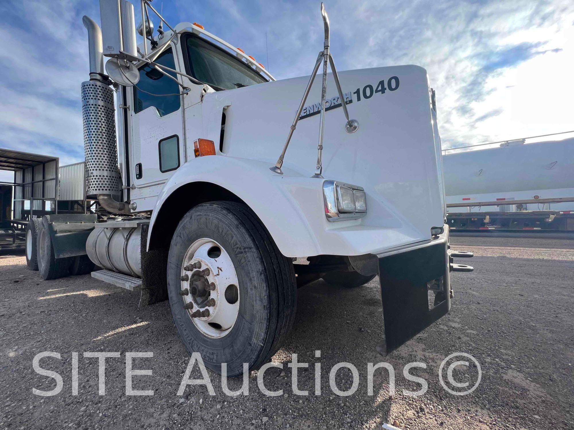 2006 Kenworth T800 T/A Day Cab Truck tractor