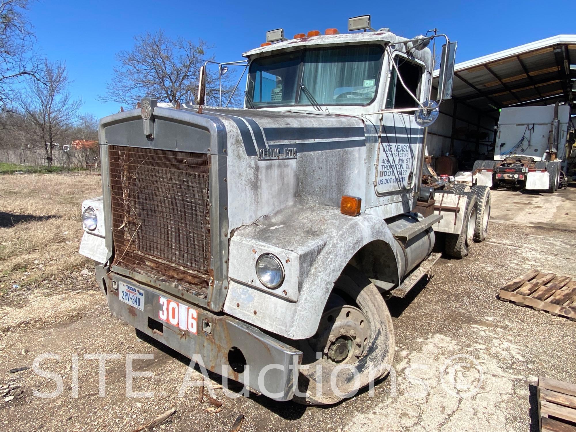 1985 Kenworth W900 T/A Day Cab Truck Tractor