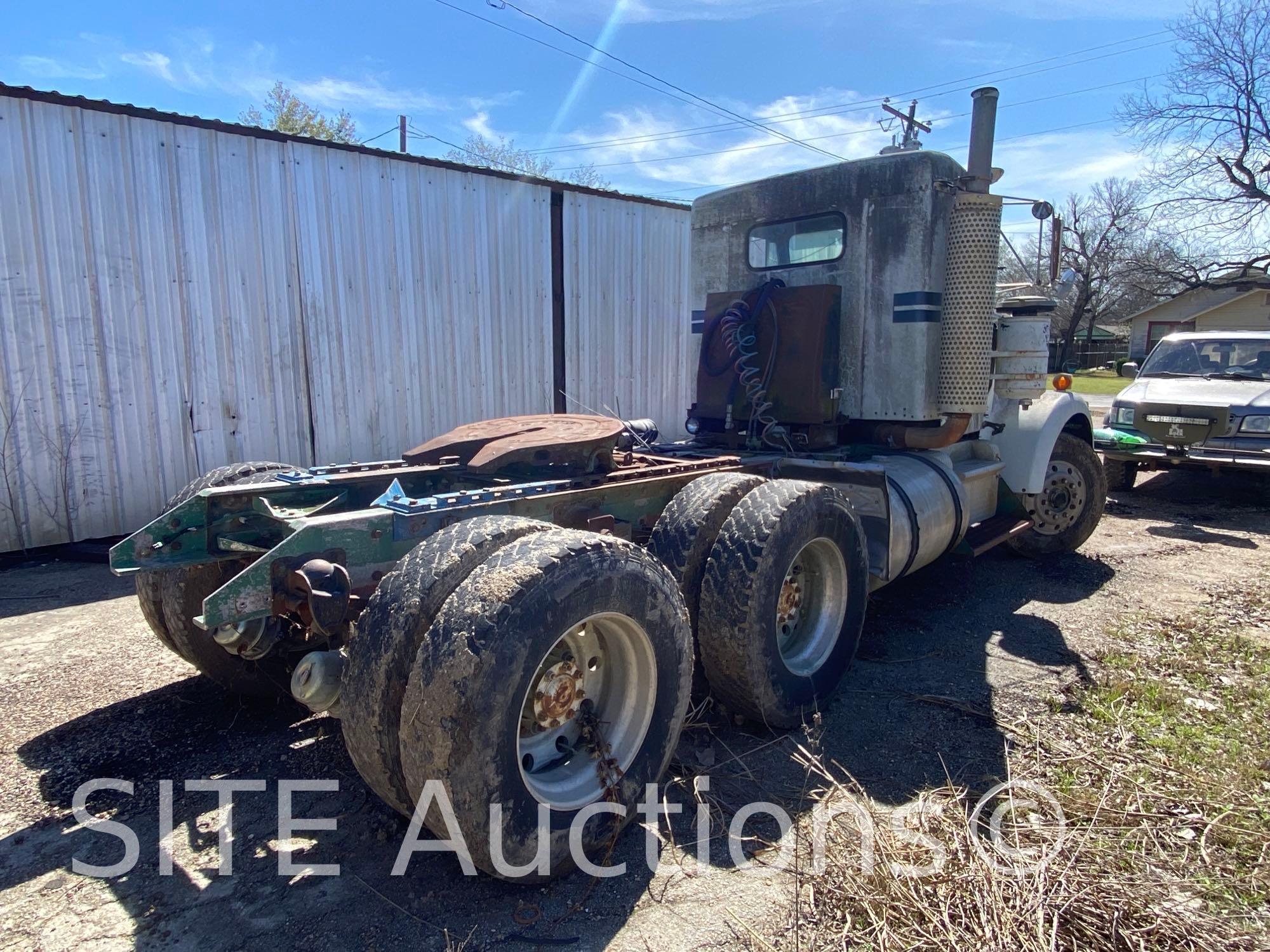 1985 Kenworth W900 T/A Day Cab Truck Tractor