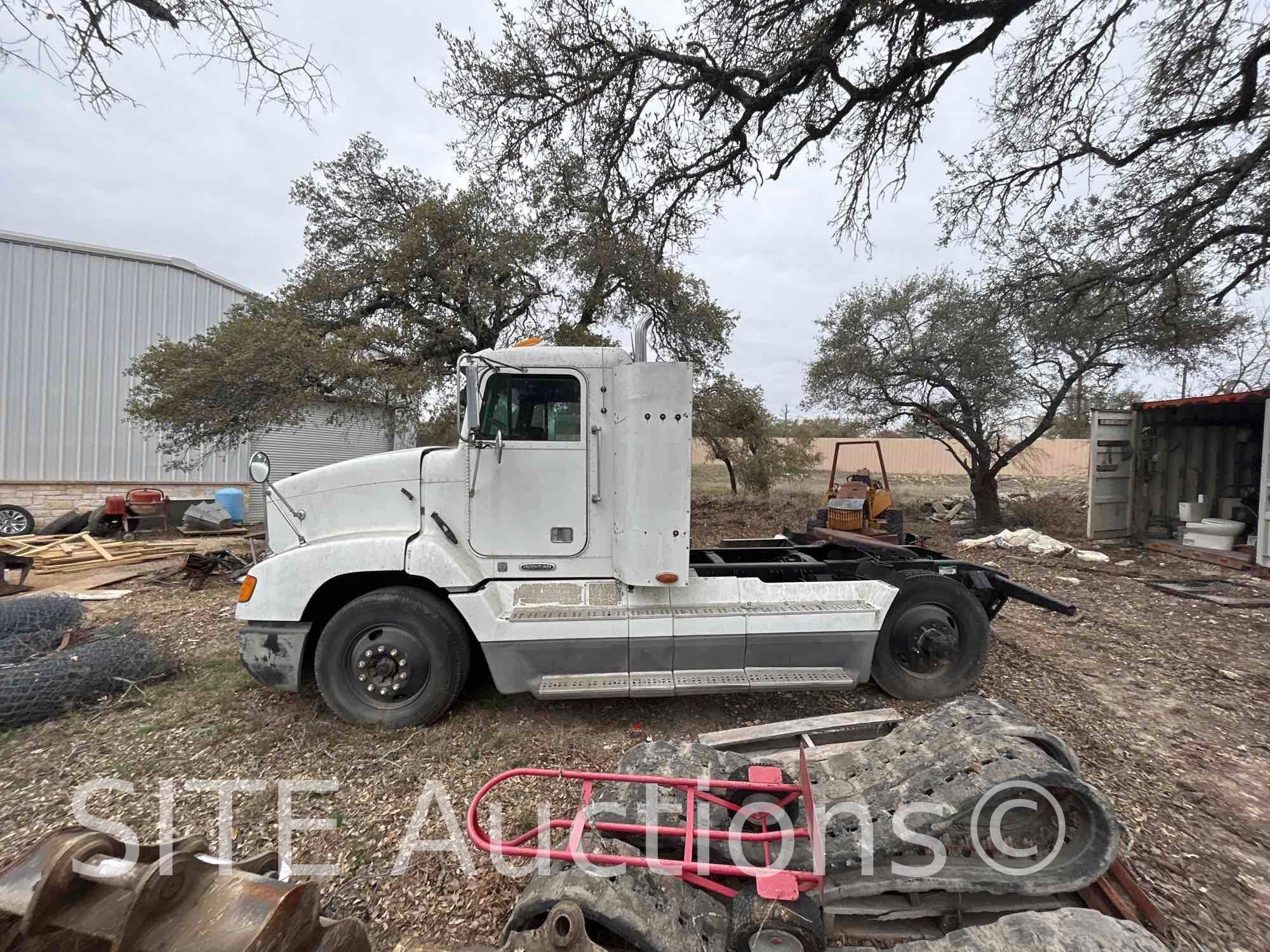 1999 Freightliner FLD S/A Daycab Truck Tractor