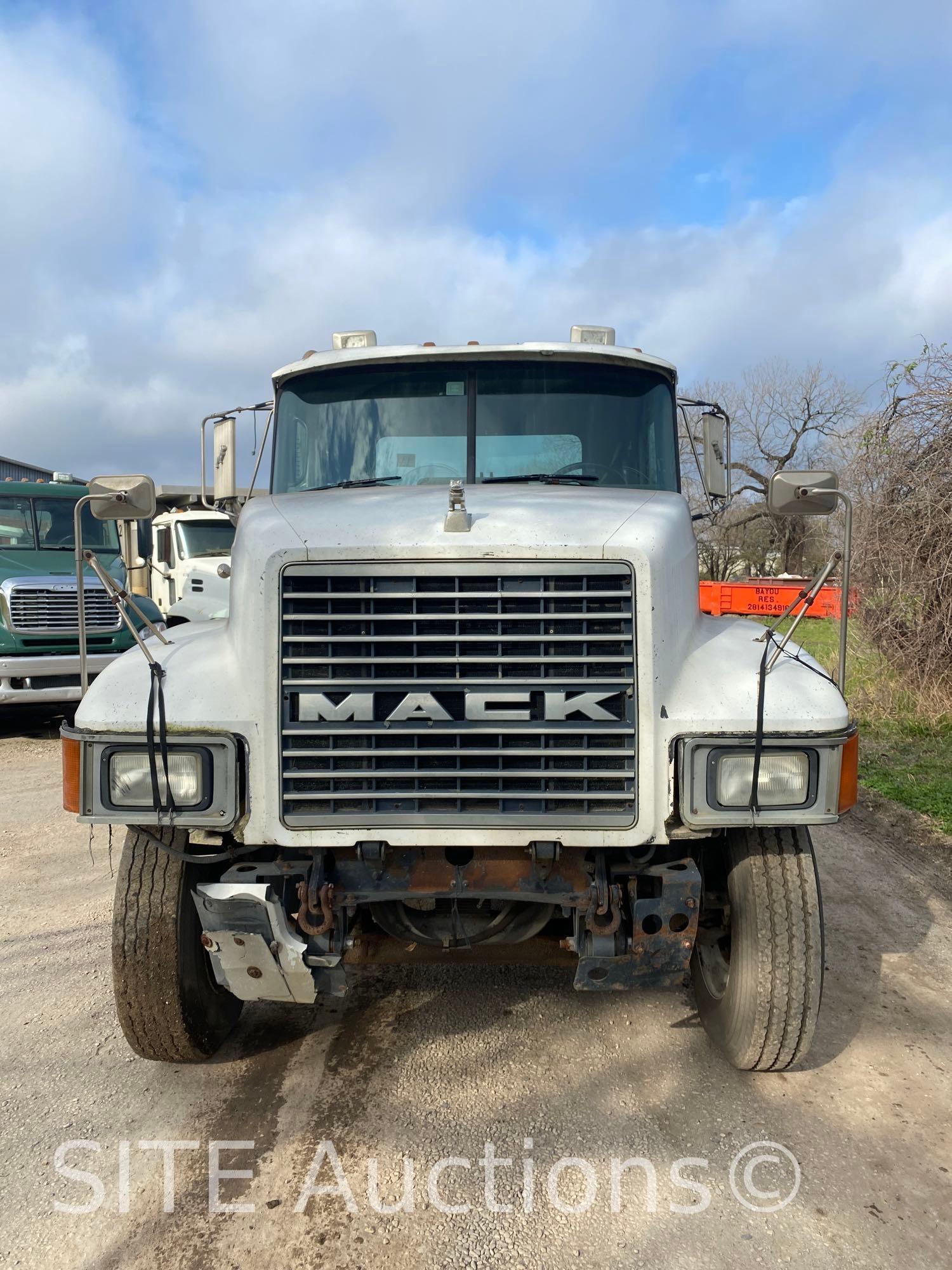 T/A Daycab Truck Tractor