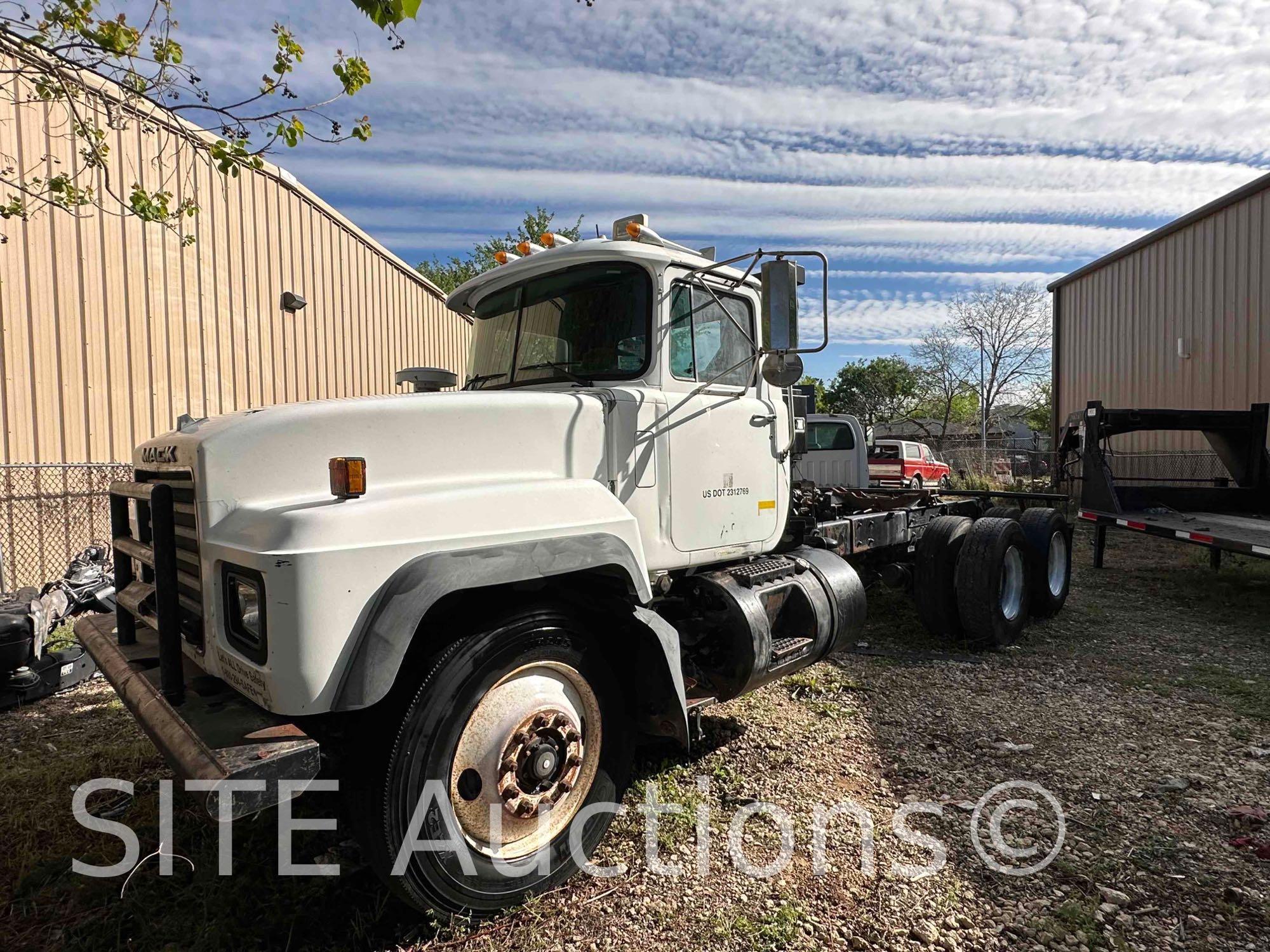 2003 Mack RD688S T/A Cab & Chassis Truck