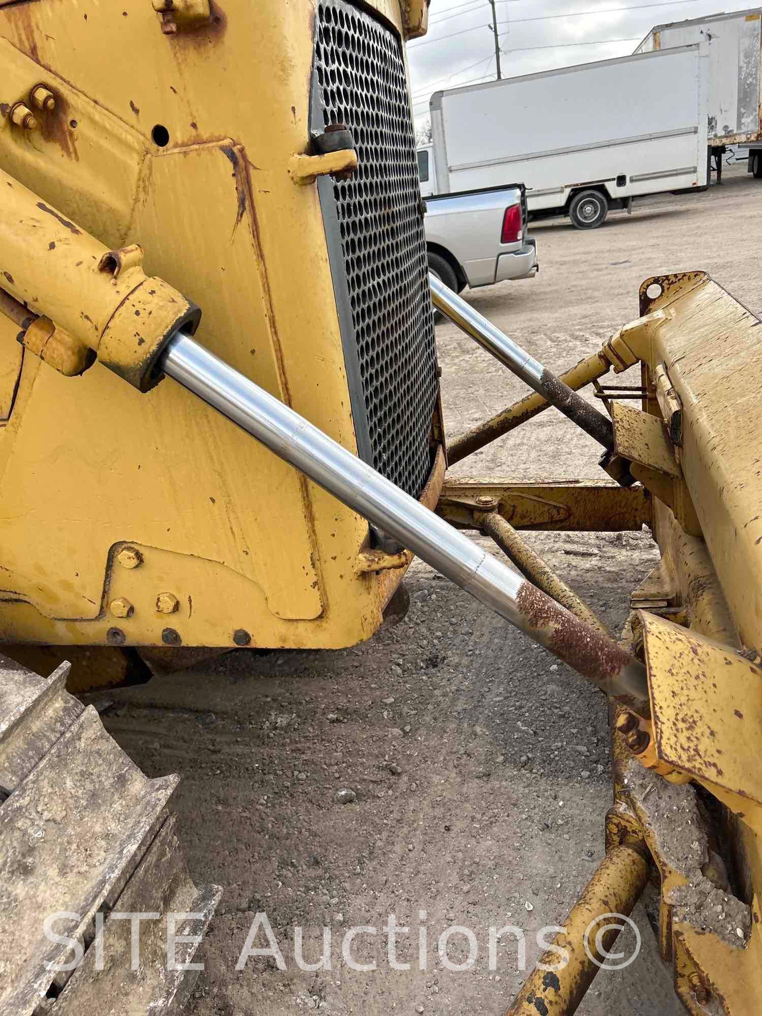 CAT D6 Crawler Dozer