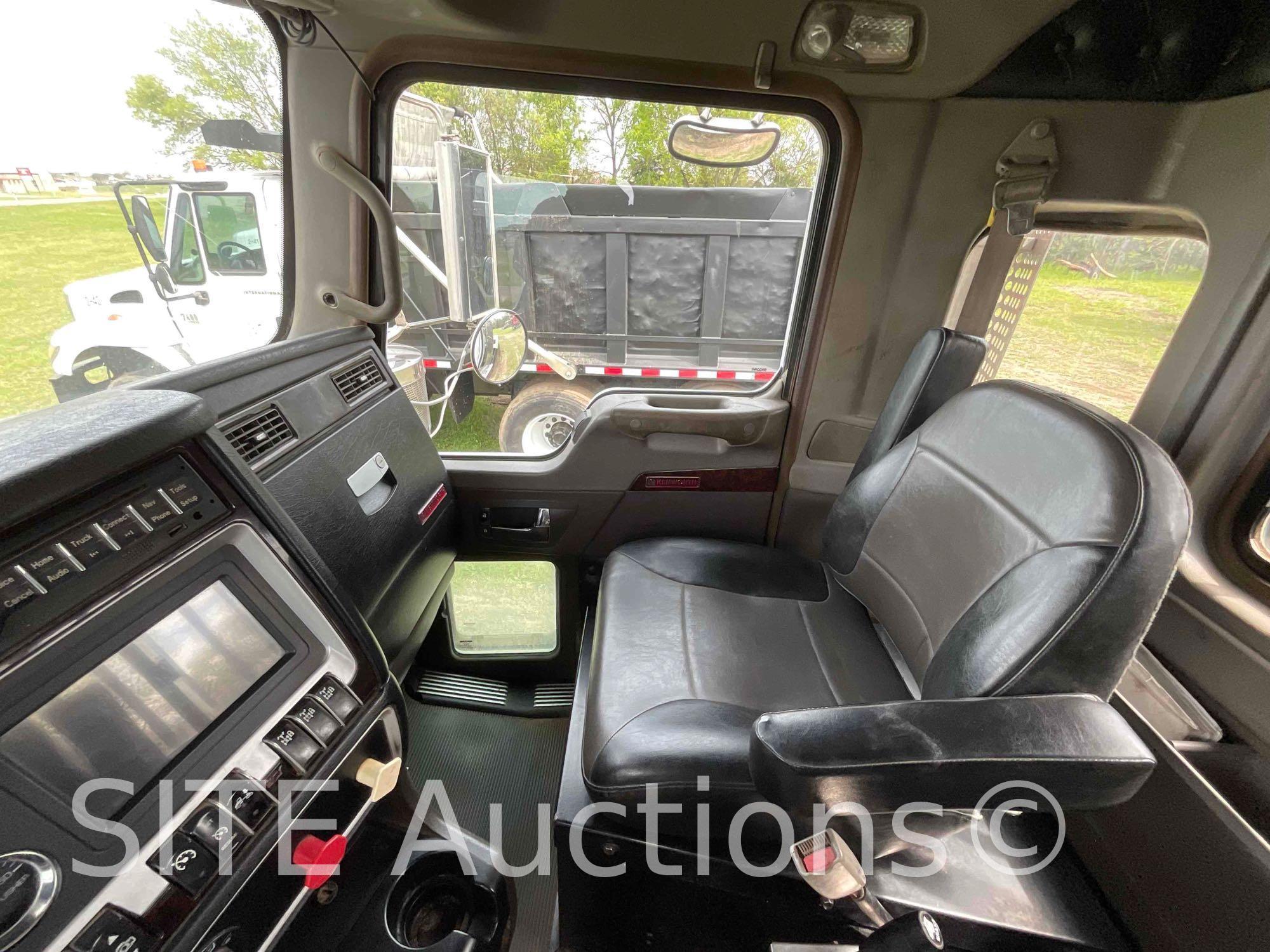 2013 Kenworth T800W Tri/A Truck Tractor w/ Winch