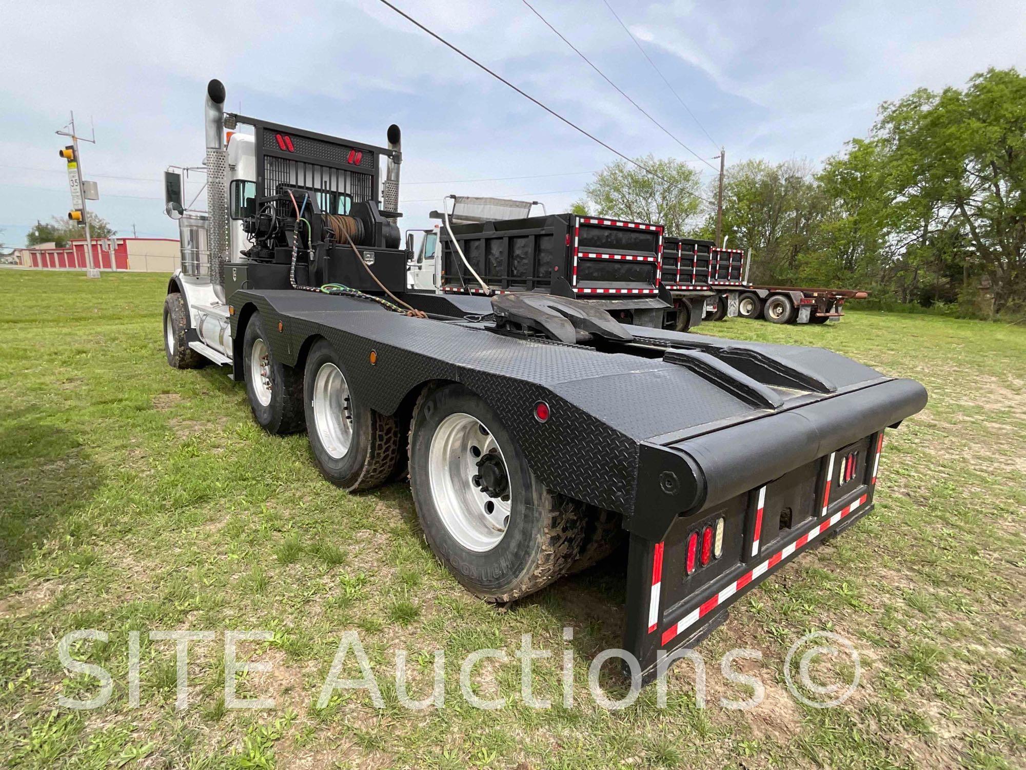 2013 Kenworth T800W Tri/A Truck Tractor w/ Winch