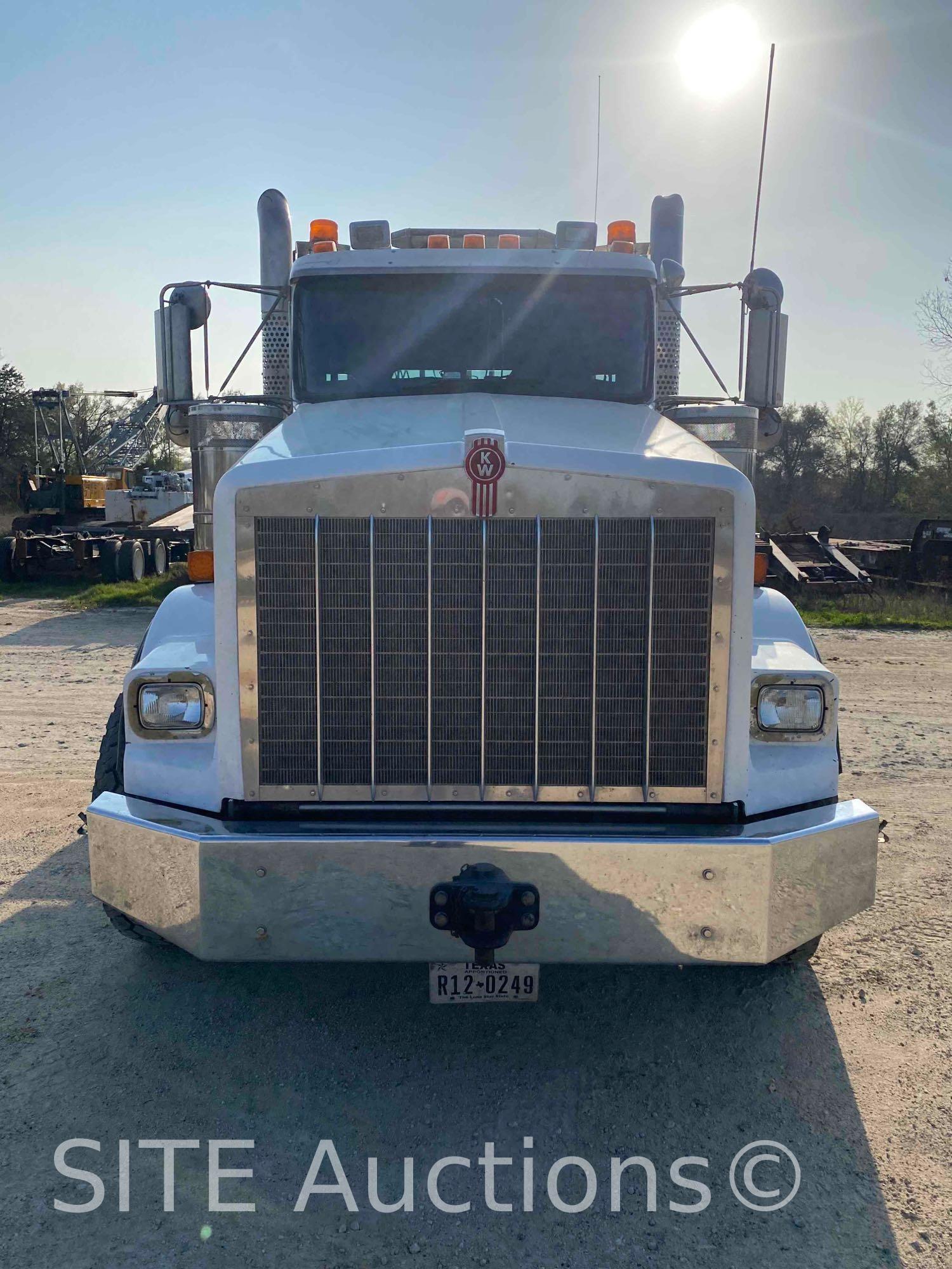 2012 Kenworth T800 Tri/A Truck Tractor w/ Winch