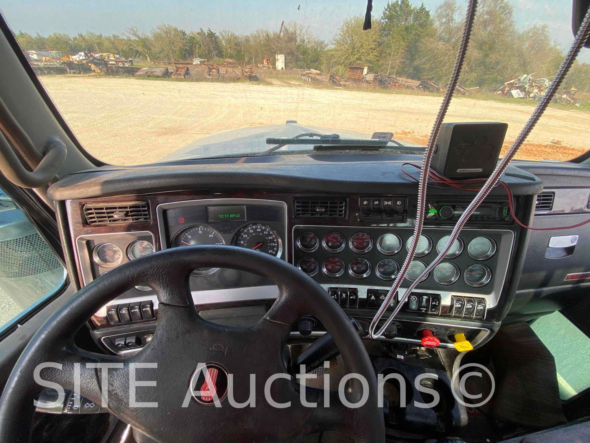 2012 Kenworth T800 Tri/A Truck Tractor w/ Winch