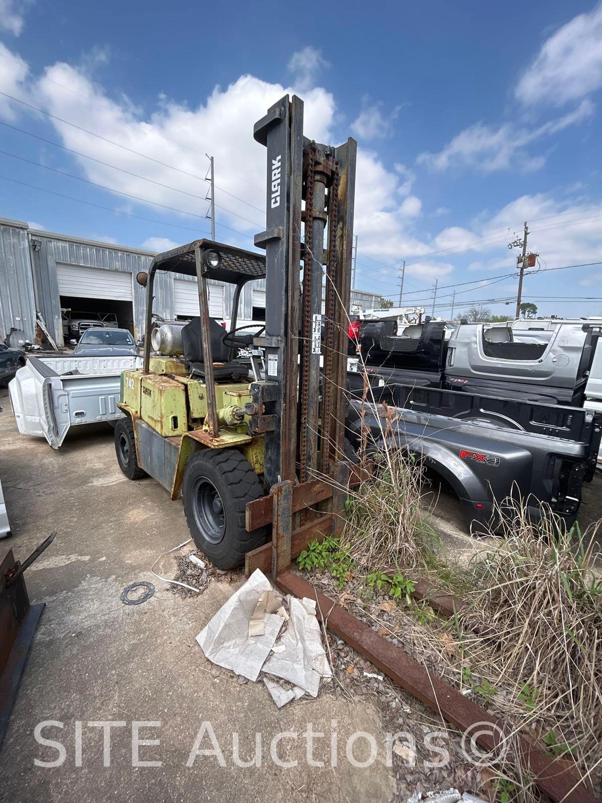 Clark C500Y70 Pneumatic Tire Forklift