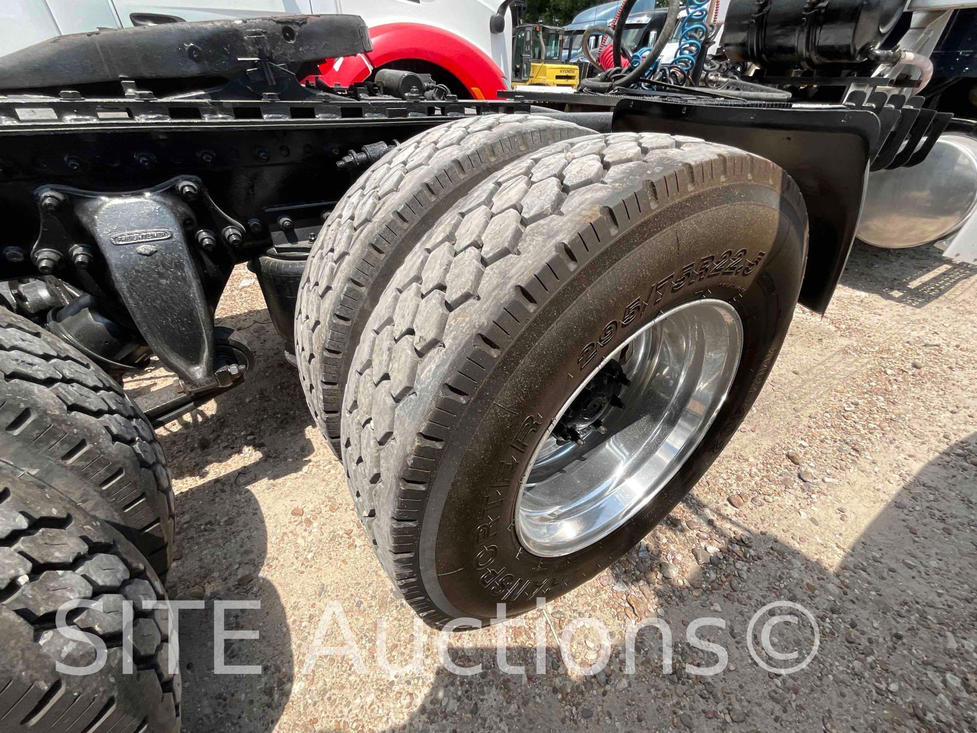 1998 Freightliner FLD T/A Daycab Truck Tractor