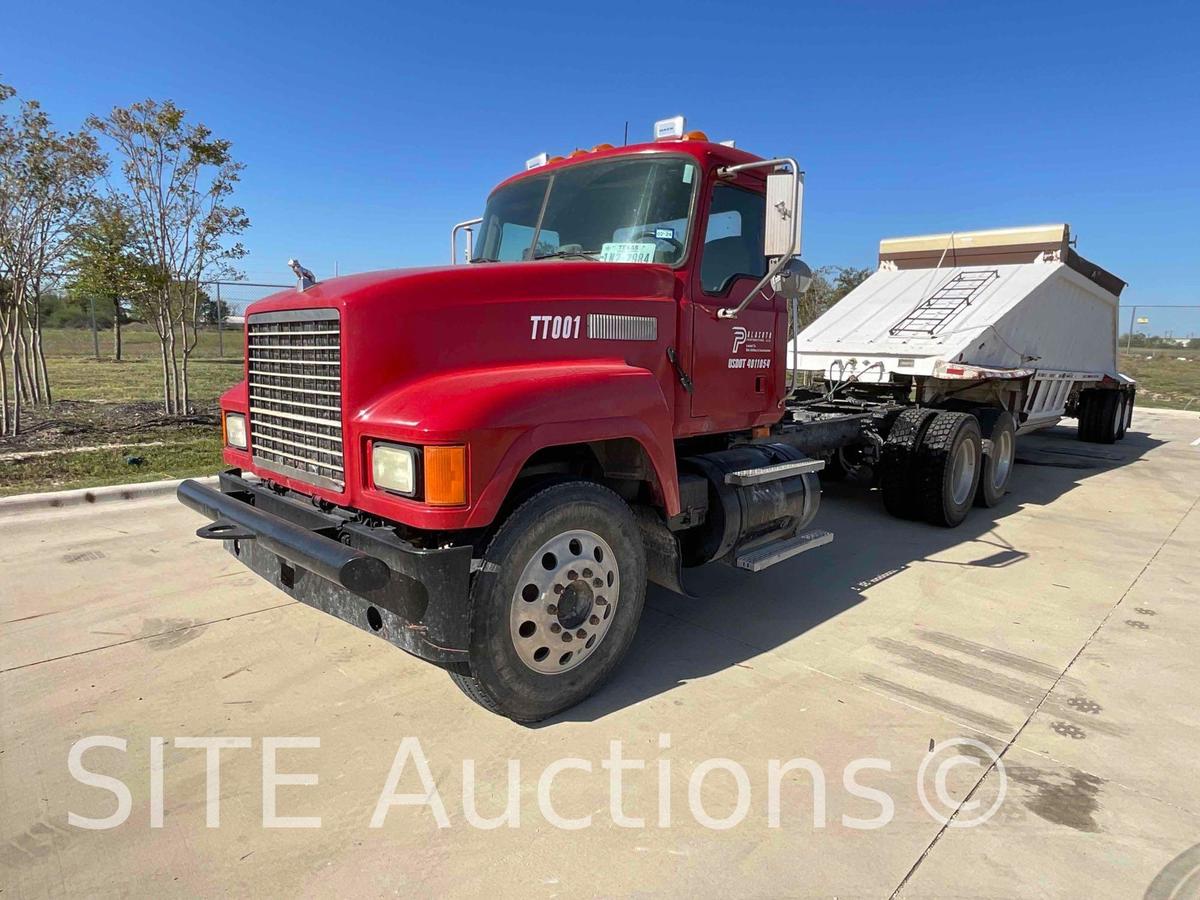 2005 Mack CHN613 T/A Daycab Truck Tractor