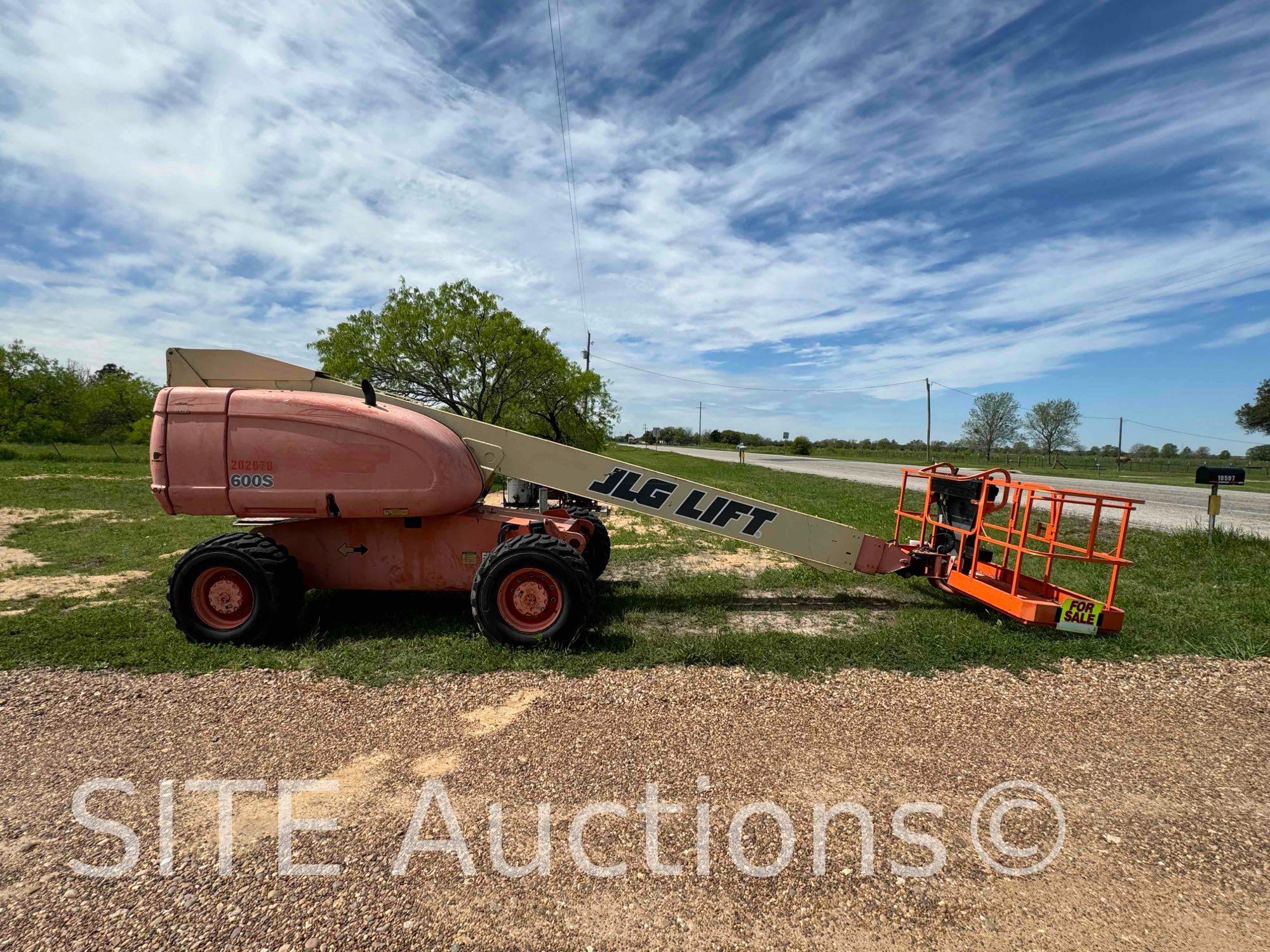 2000 JLG 600S Telescopic Boom Lift