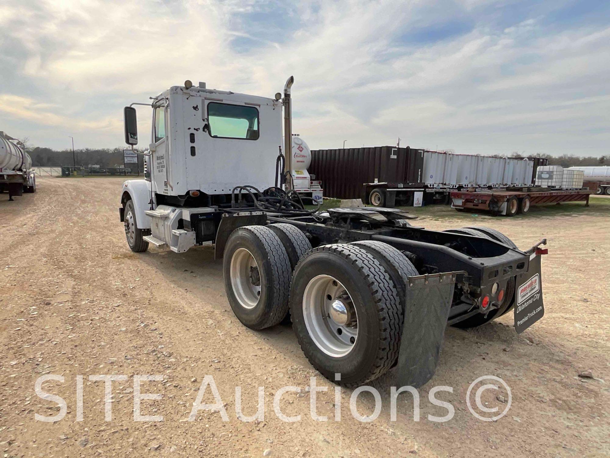 2011 Freightliner Coronado T/A Daycab Truck Tractor