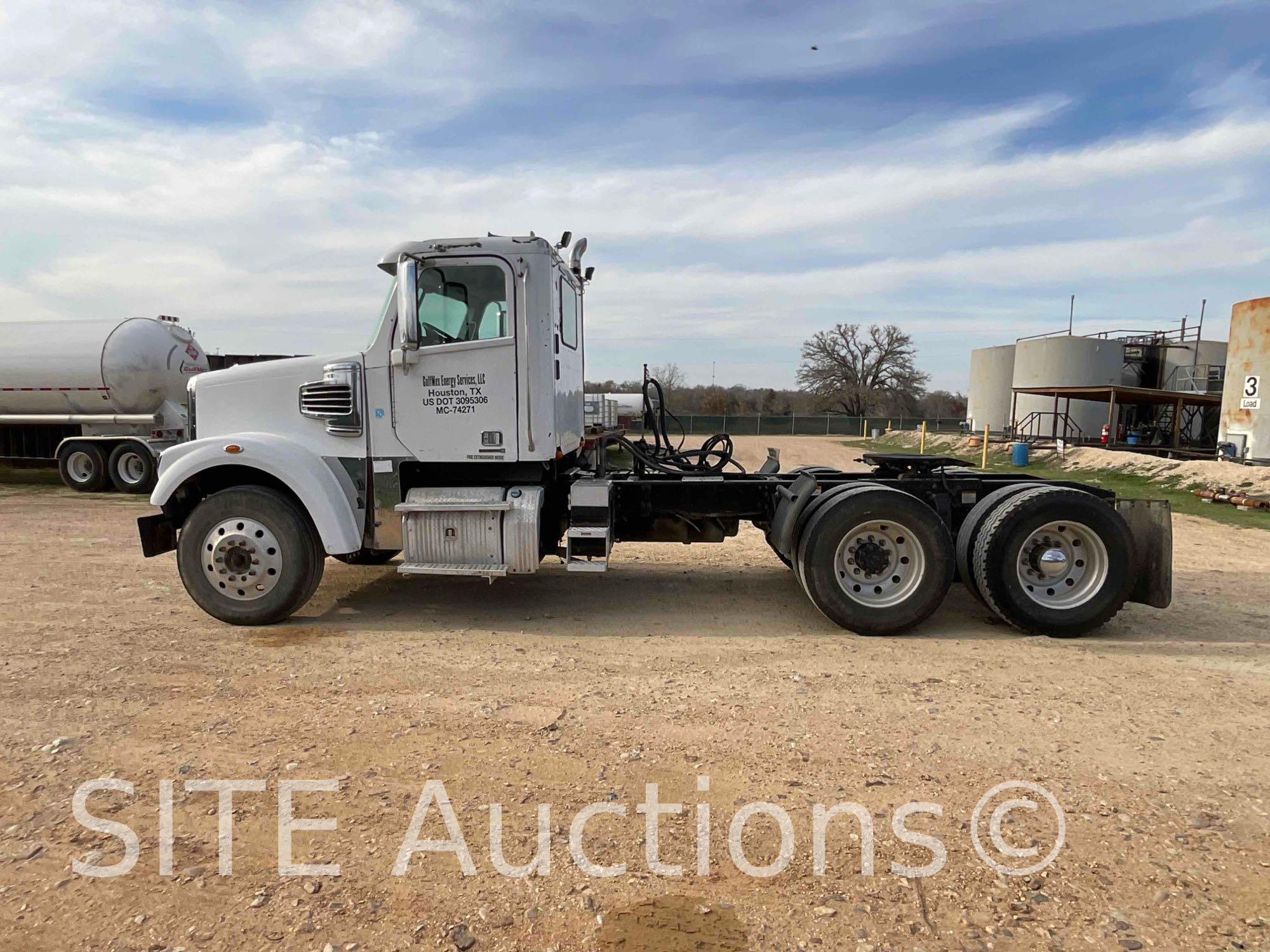 2011 Freightliner Coronado T/A Daycab Truck Tractor