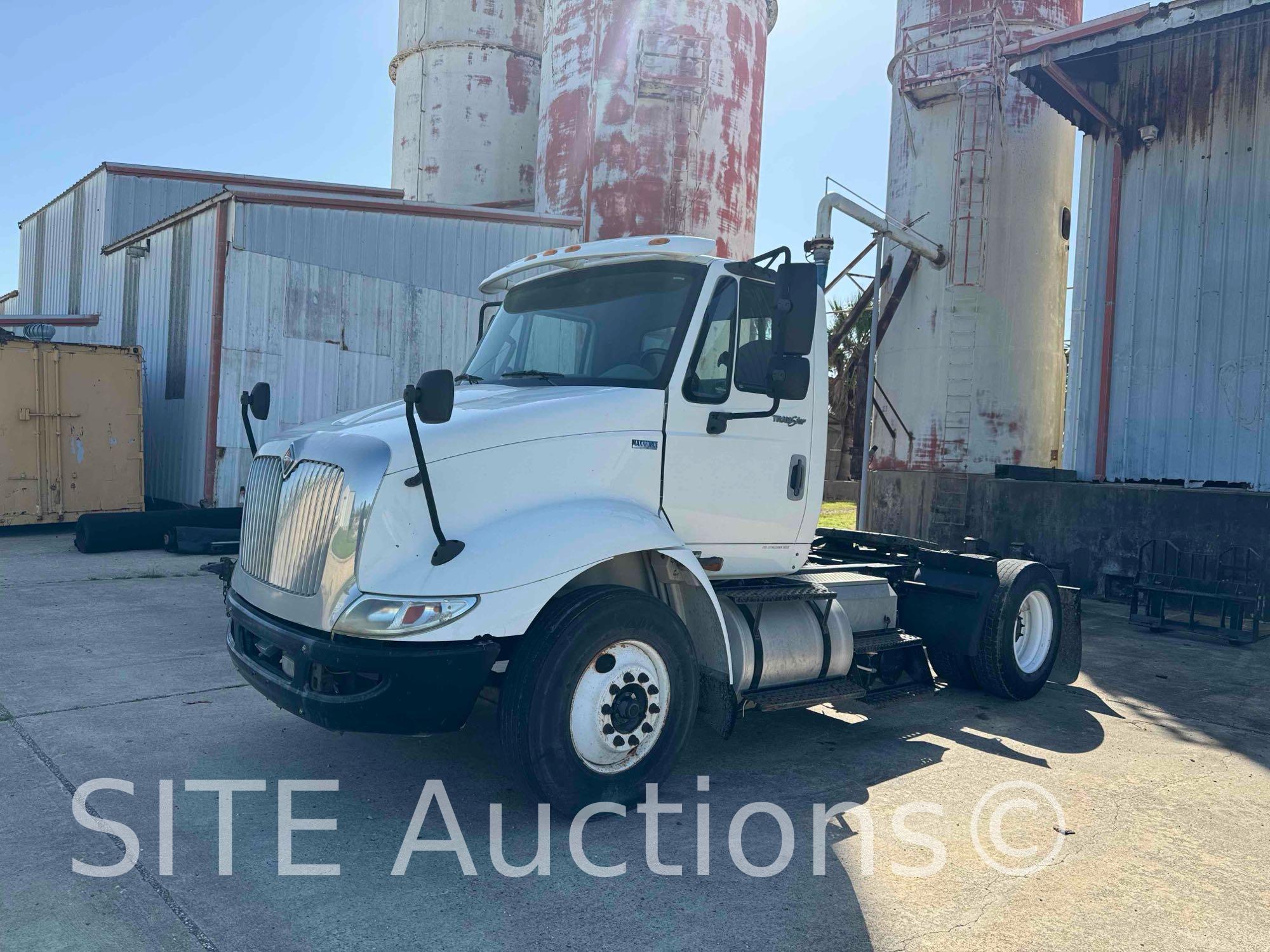 2013 International 8600 S/A Daycab Truck Tractor