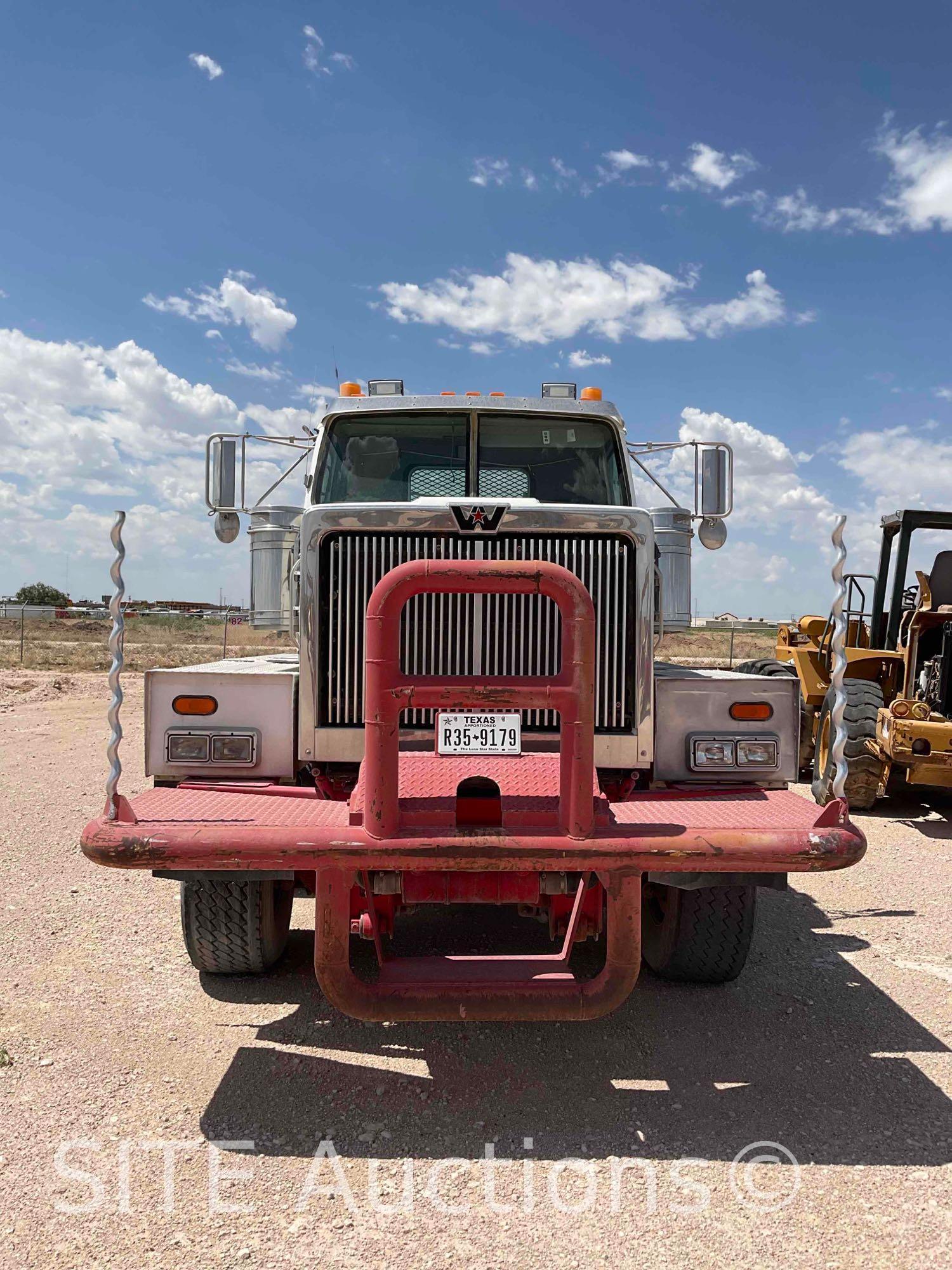 2013 Western Star 6900XD T/A T/A Oilfield Bed Truck