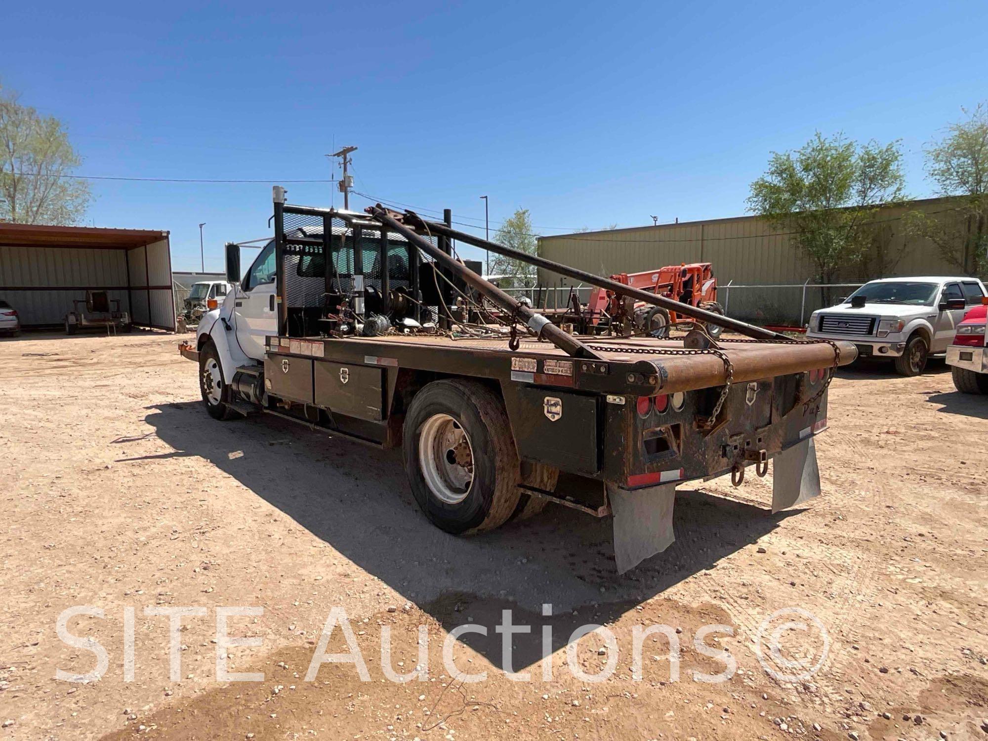 2013 Ford F650 SD Gin Pole Truck