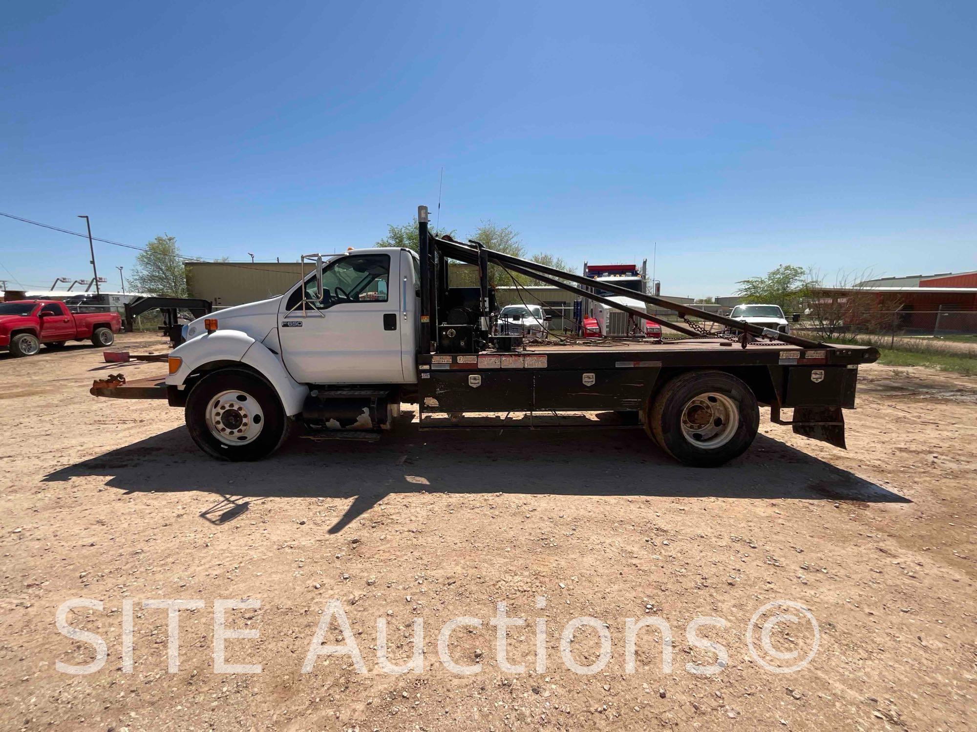 2013 Ford F650 SD Gin Pole Truck