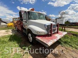 2005 International 4300 S/A Gin Pole Truck