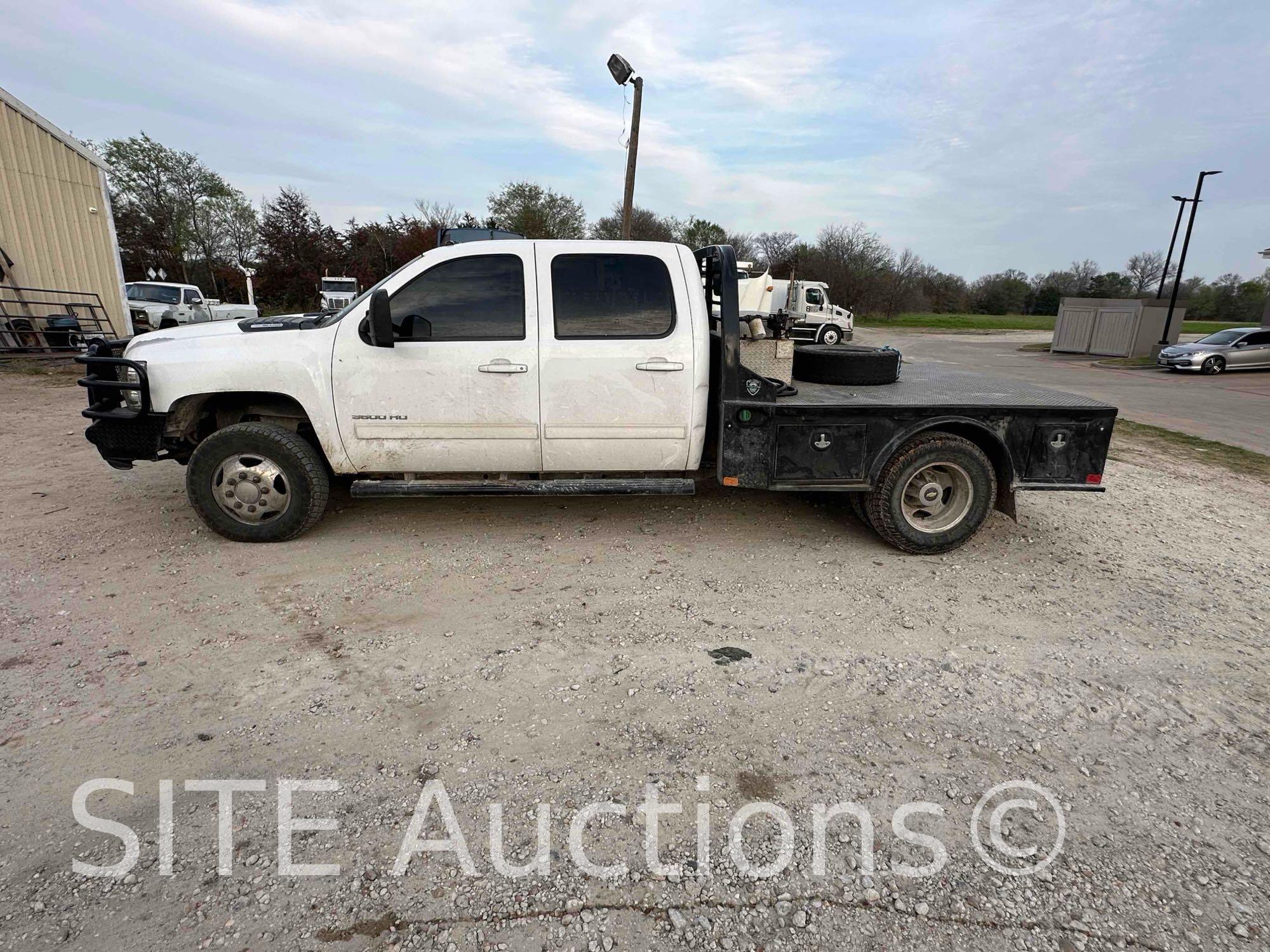 2012 Chevrolet Silverado 3500 HD Crew Cab Flatbed Truck