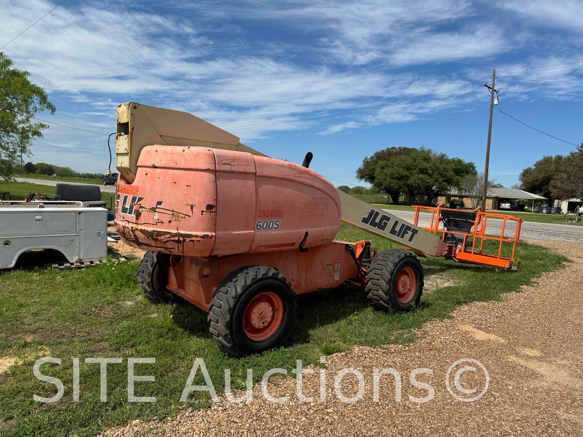 2000 JLG 600S Telescopic Boom Lift