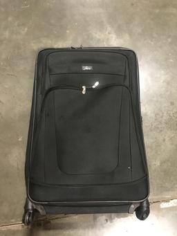 Skyway Luggage Epic 21 Inch 2 Wheel Expandable Carry On, Black. $69 MSRP