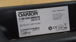 Oakton Waterproof pH600 Meter Kit. $1324 MSRP