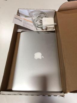 Apple MacBook Air Core i5 1.6GHz 4GB RAM 128GB SSD 11" A1465,$999 MSRP