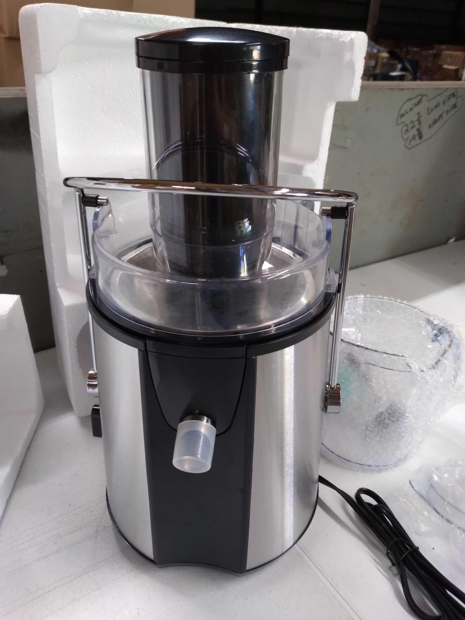 Mueller Juicer Ultra 1100W Power, Juice Extractor MU-100 $135.99 MSRP