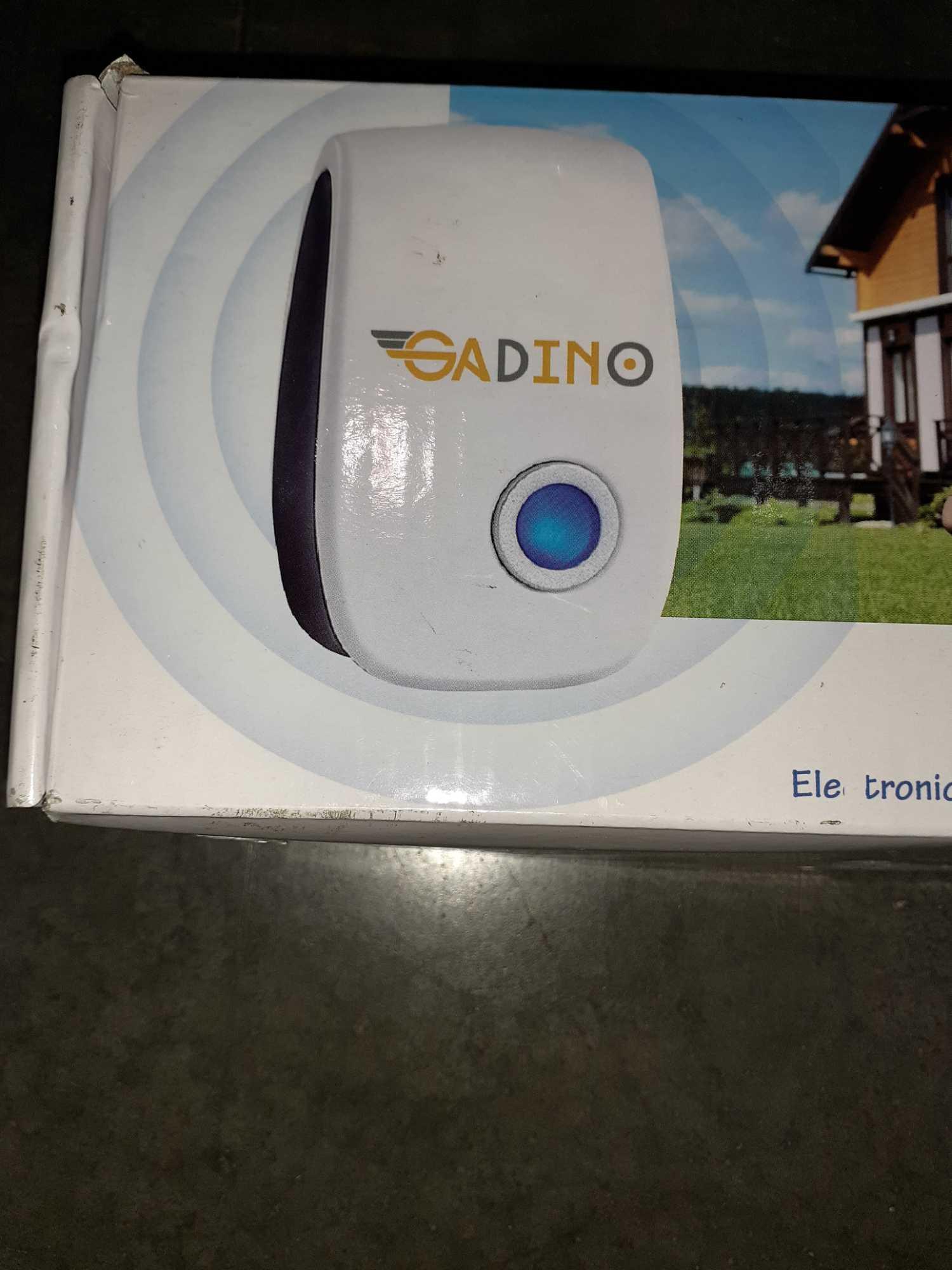 GADINO Ultrasonic Pest Repellent - Indoor Plug, Electronic and Ultrasound Repeller - Insects, Mice,