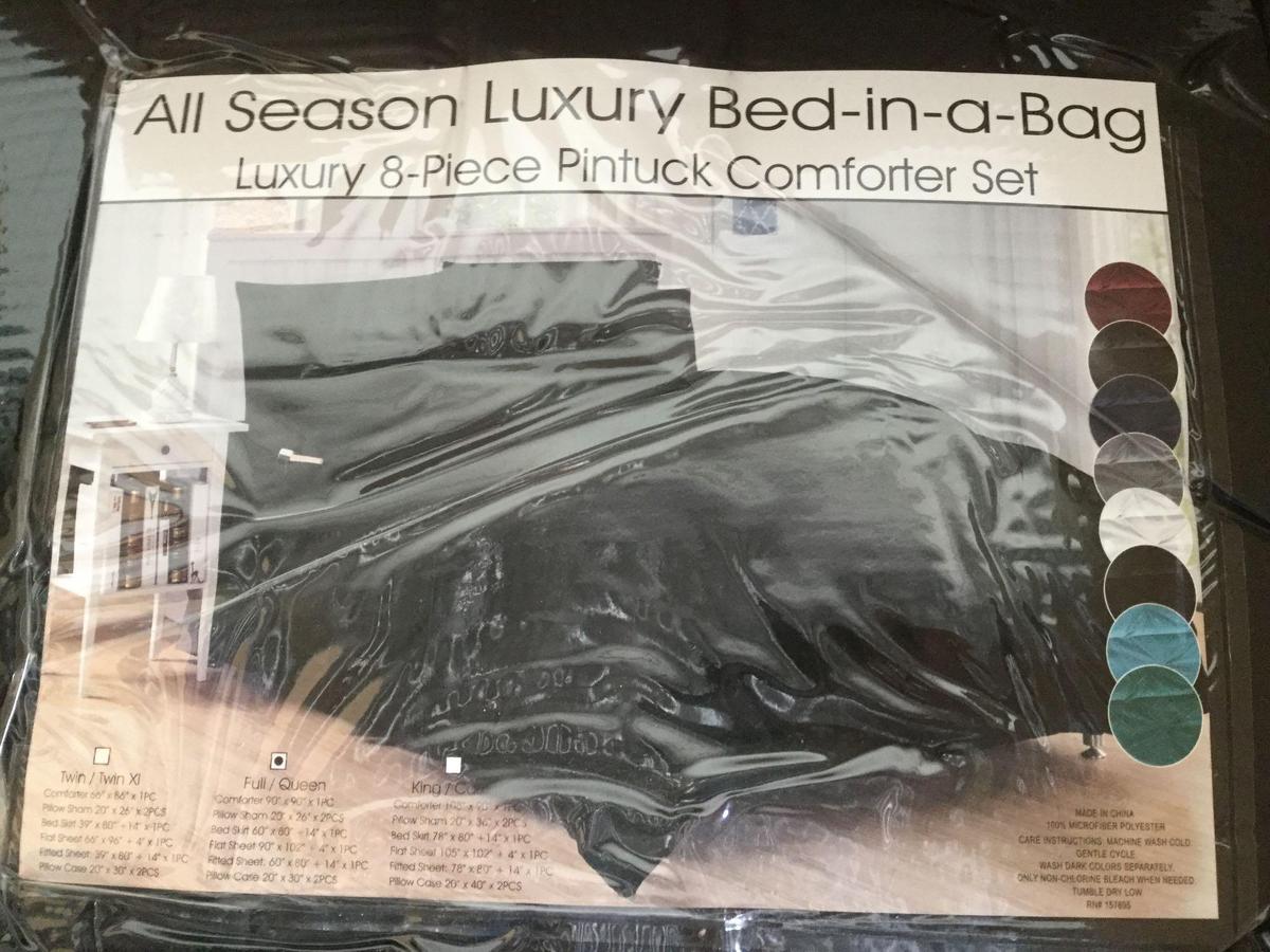 All Season Luxury Bed-in-a-Bag Luxury 8- Pieces Pintuck Comforter Set