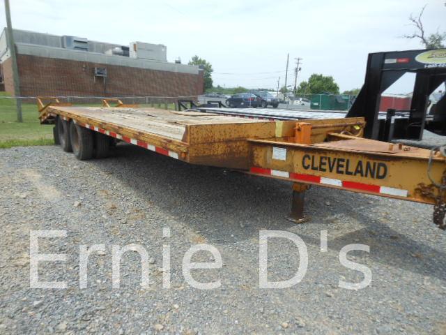 2000 Cleveland Equipment Trailer