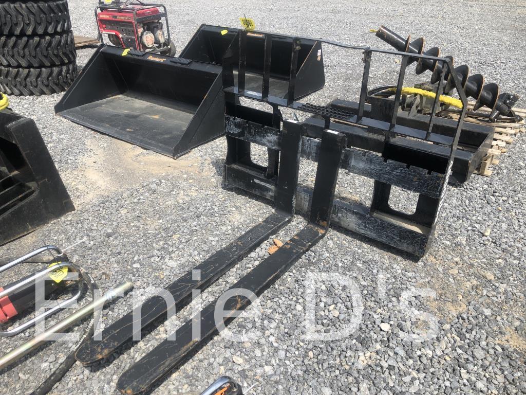 New/Unused Ansung 4000 Lb. Forks