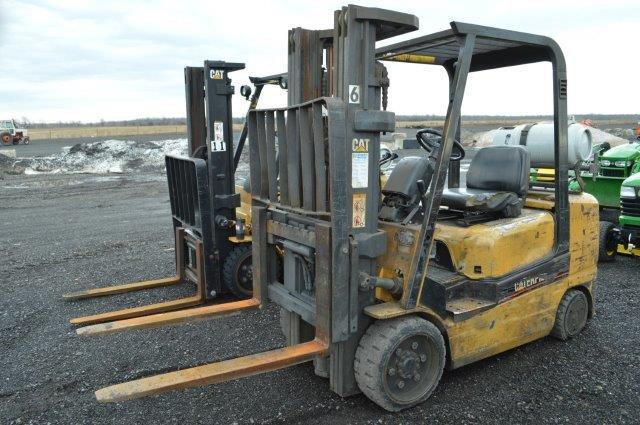 CAT GC 30K FORKLIFT, 6000# LIFT, PROPANE, 11127 HRS,