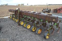 JD 6 ROW CULTIVATOR