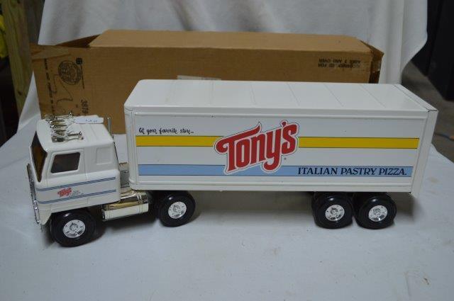 IH TranStar- Tony's Pizzeria (new in box)