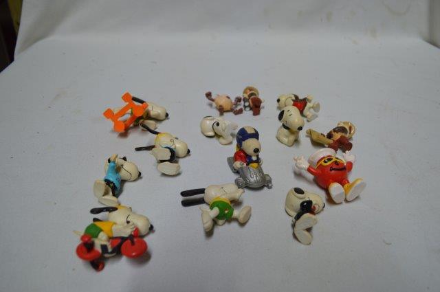 Snoopy characters